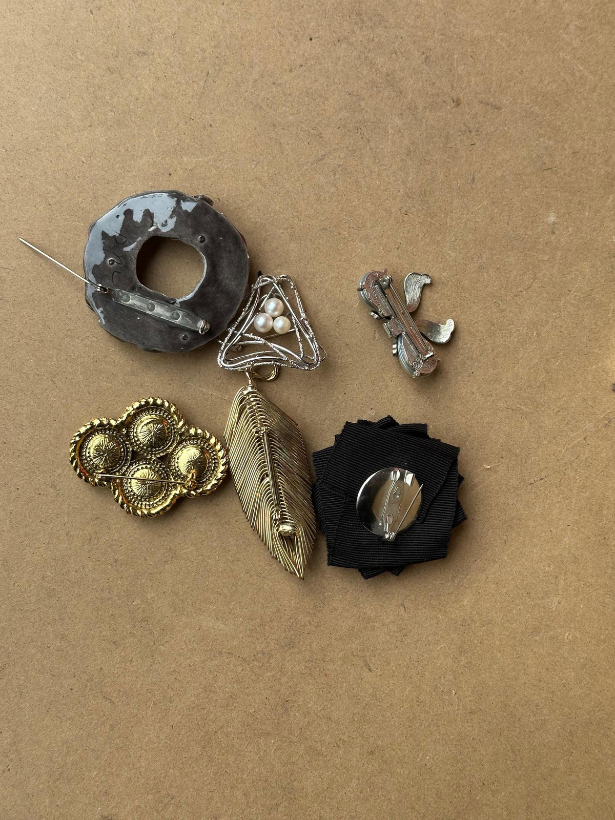 Vintage Costume Jewelry Lot of 7 Pieces: Pins, Brooches & Ring