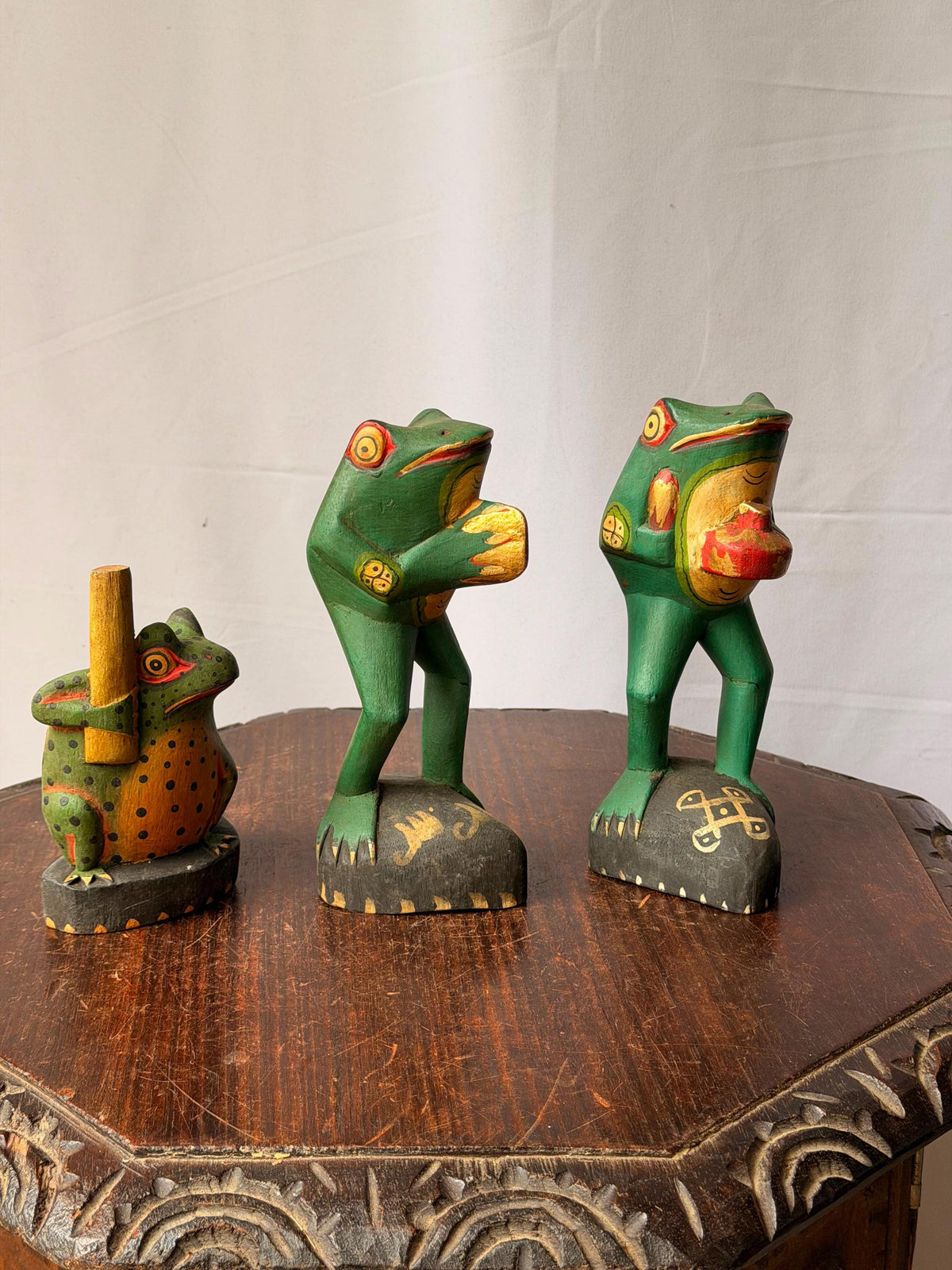 Vintage Carved Wood Green Frog Musician Trio Indonesian Folk Art Statues 7.5"