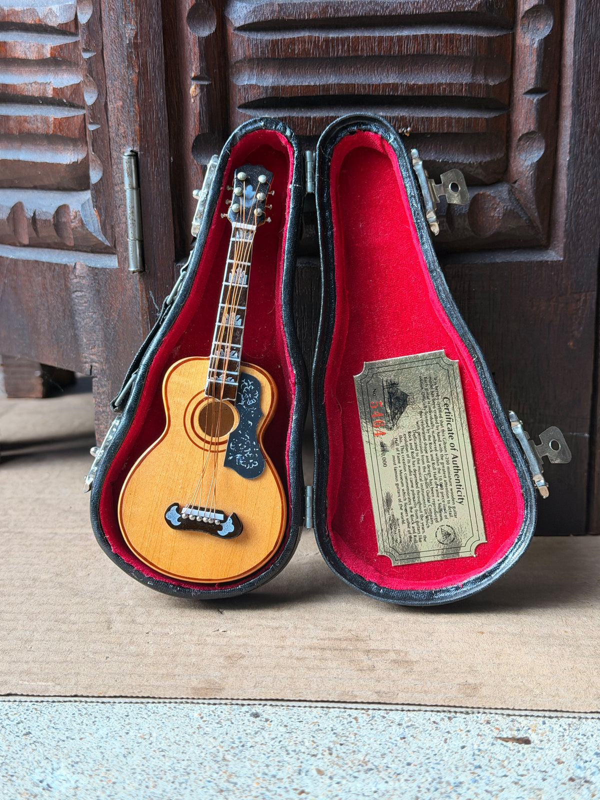 1997 Xonex Gibson J-200 Miniature Guitar & Case Rock & Roll Hall of Fame 5.4"