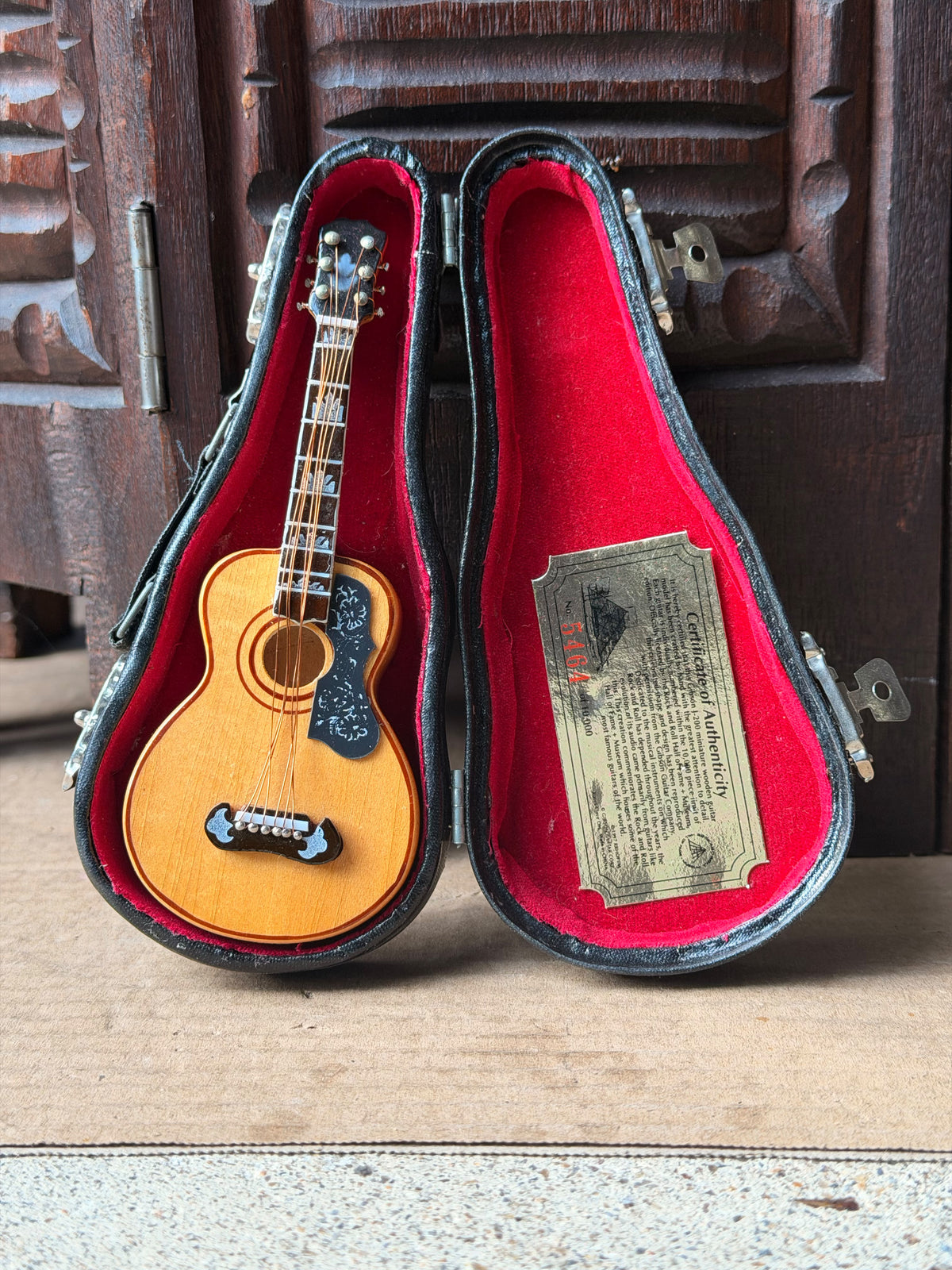 1997 Xonex Gibson J-200 Miniature Guitar & Case Rock & Roll Hall of Fame 5.4"