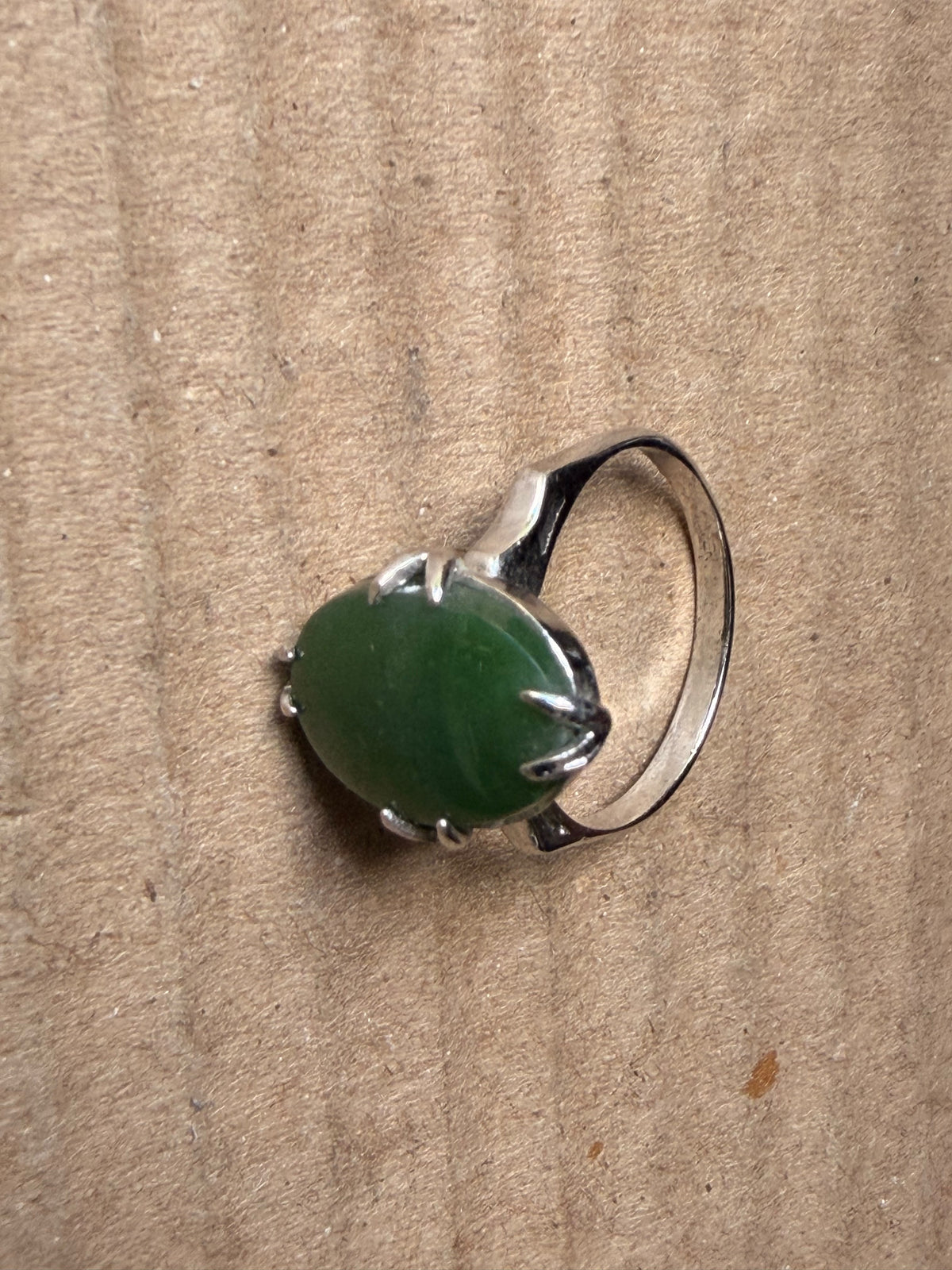 Vintage Silver Green Nephrite Jade Oval Cabochon Prong Set Solitaire Ring Size 7