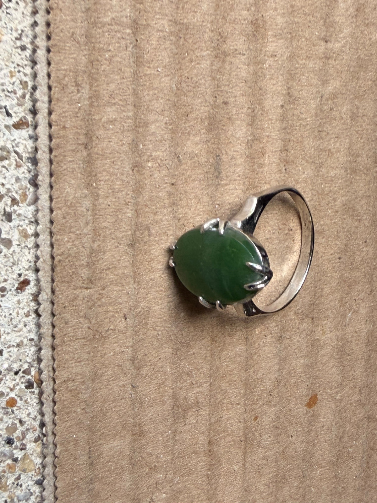 Vintage Silver Green Nephrite Jade Oval Cabochon Prong Set Solitaire Ring Size 7