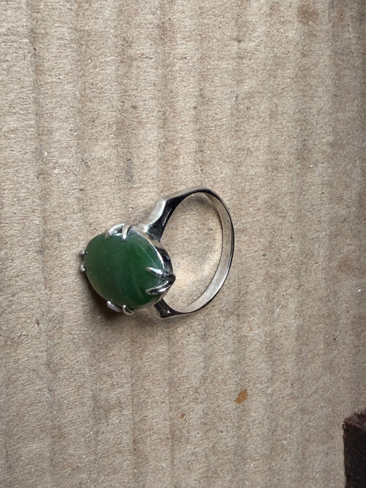 Vintage Silver Green Nephrite Jade Oval Cabochon Prong Set Solitaire Ring Size 7