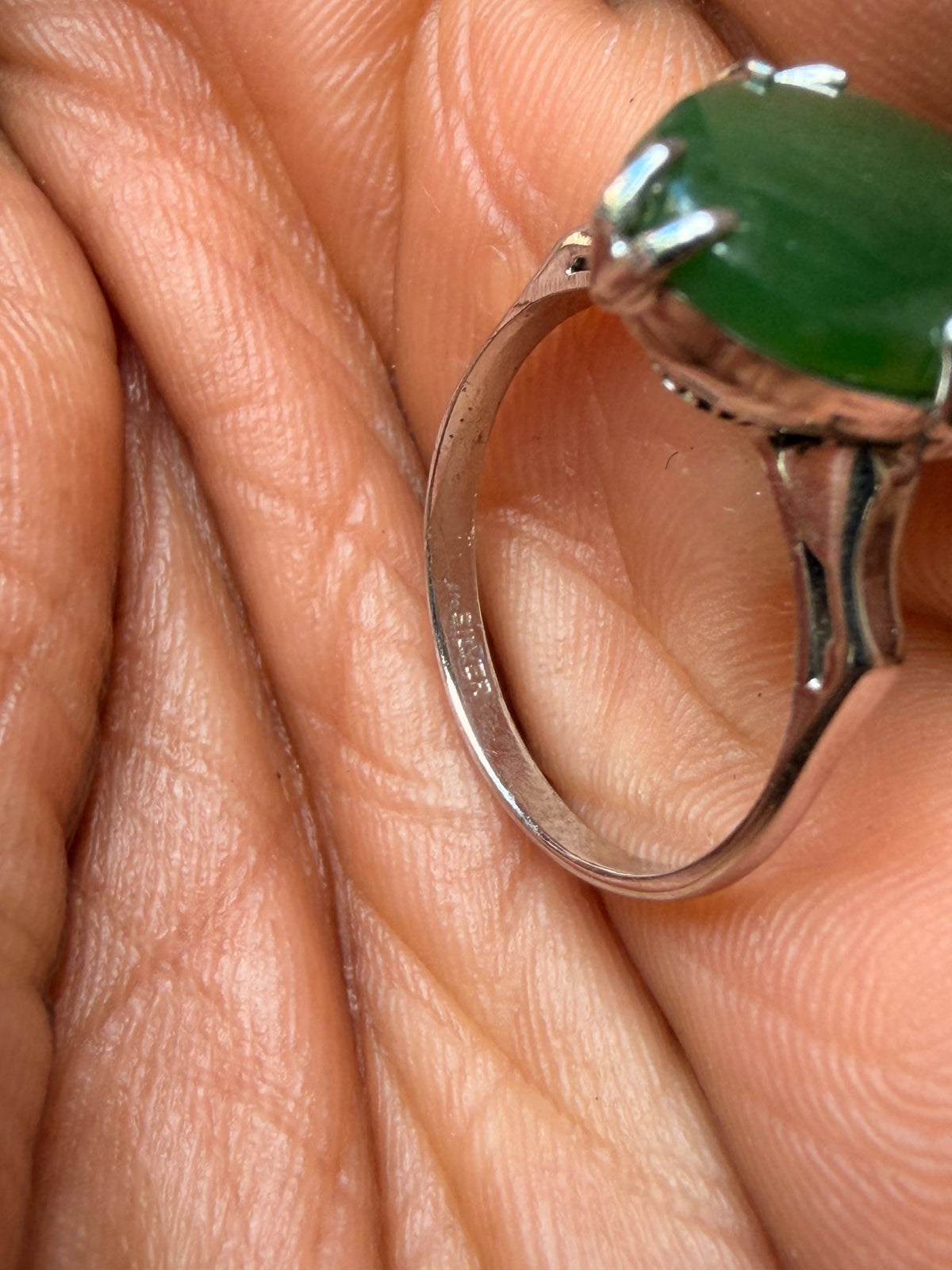 Vintage Silver Green Nephrite Jade Oval Cabochon Prong Set Solitaire Ring Size 7