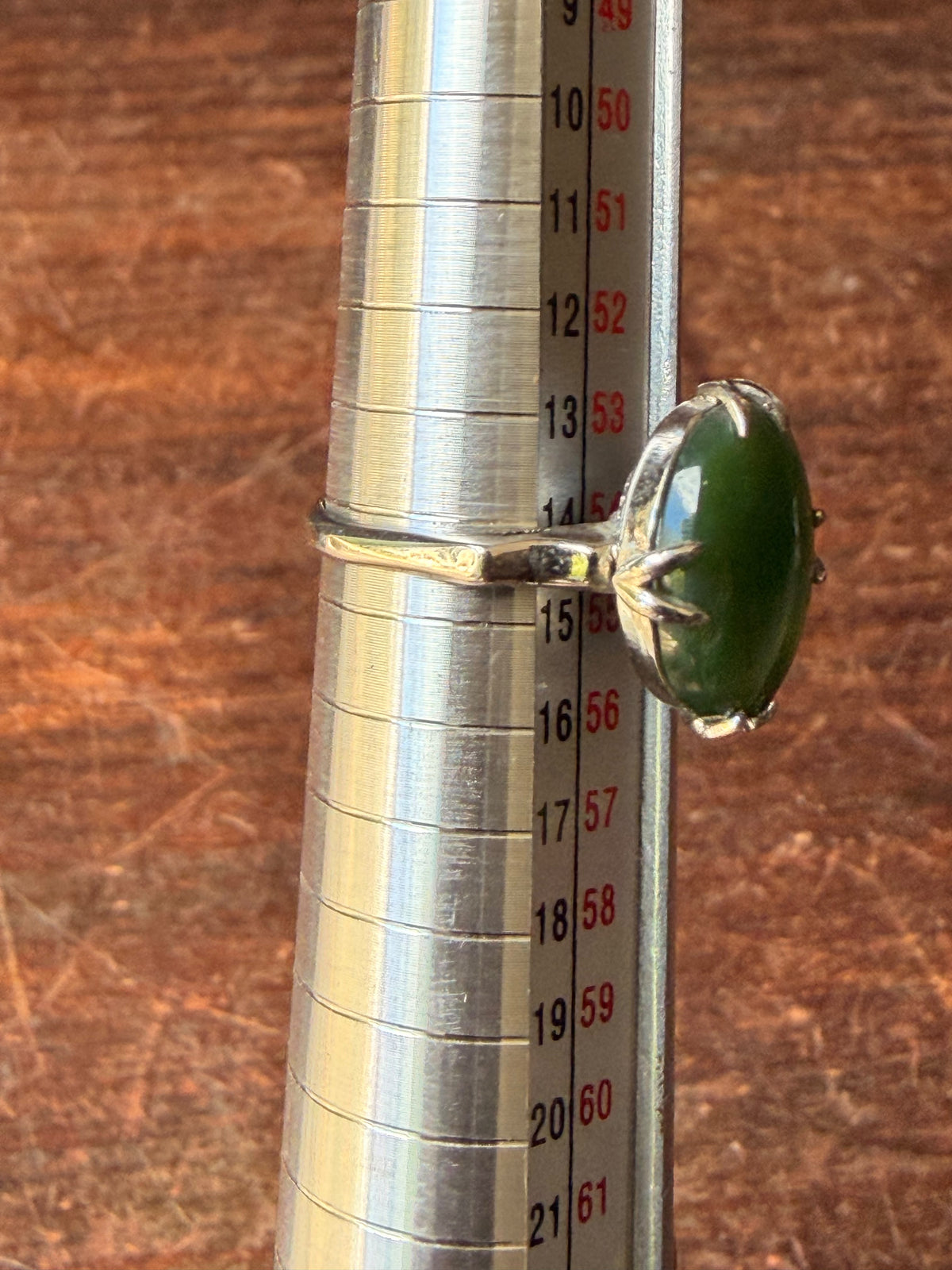 Vintage Silver Green Nephrite Jade Oval Cabochon Prong Set Solitaire Ring Size 7