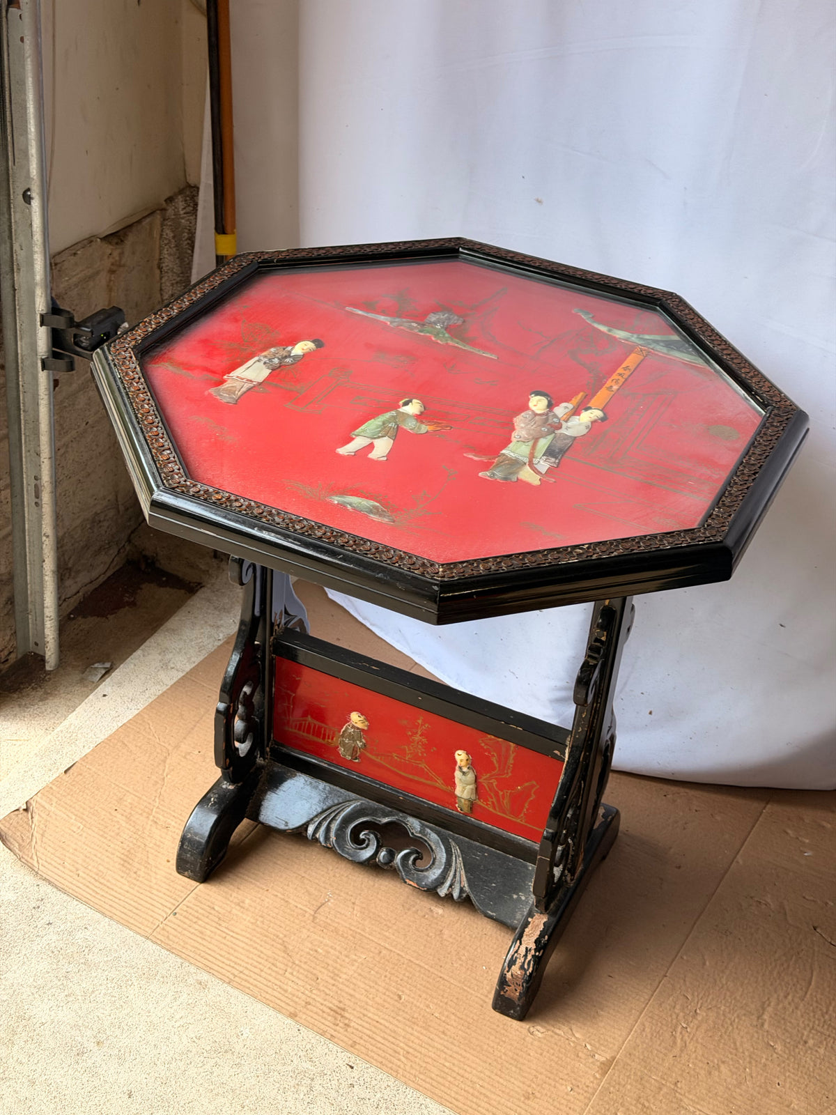 Vintage Chinoiserie Red Lacquer Octagonal Tilt Top Table Carved Stone Figures
