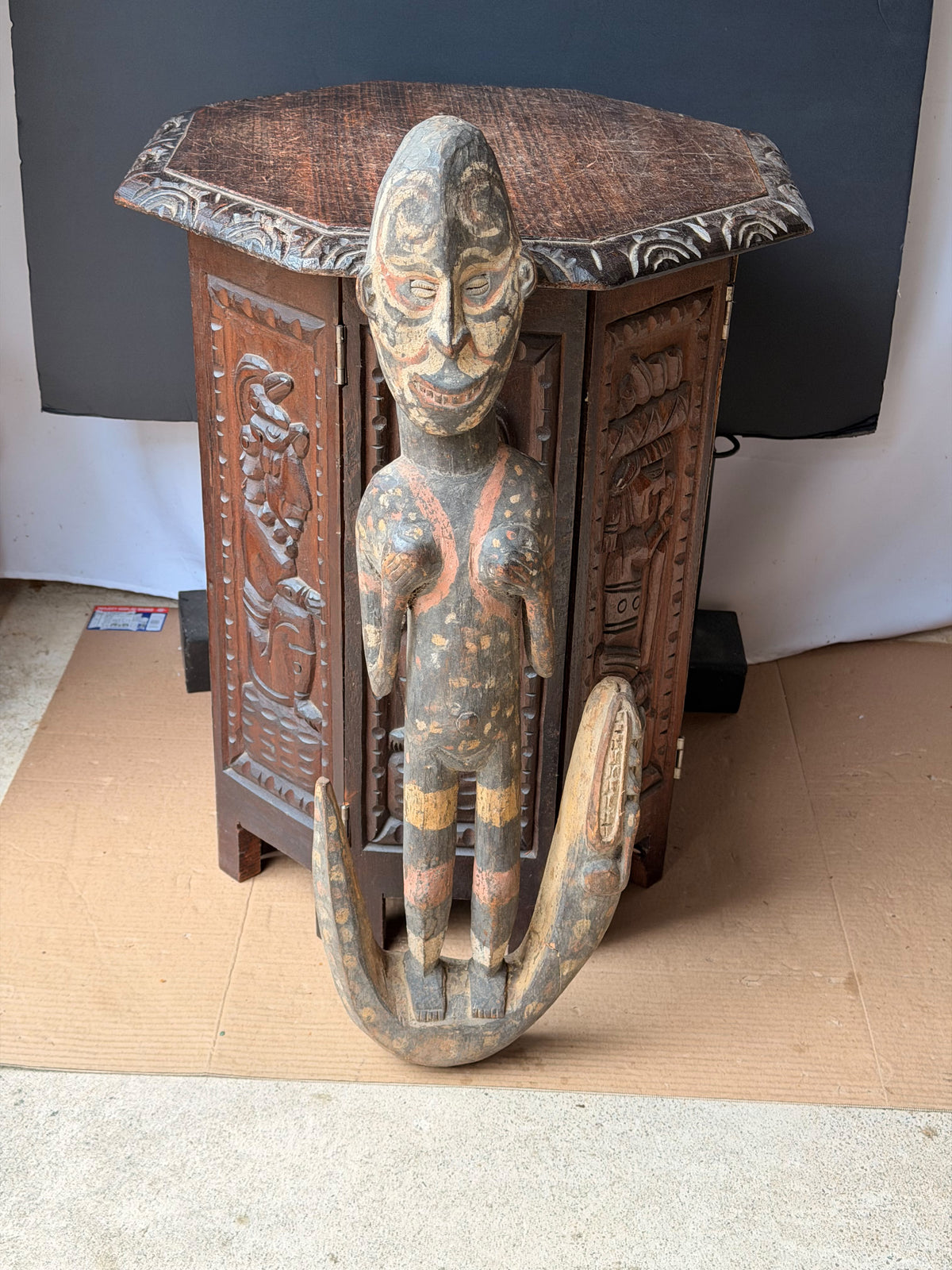 Vintage Sepik Papua New Guinea Carved Wood Crocodile Suspension Hook Figure 26in