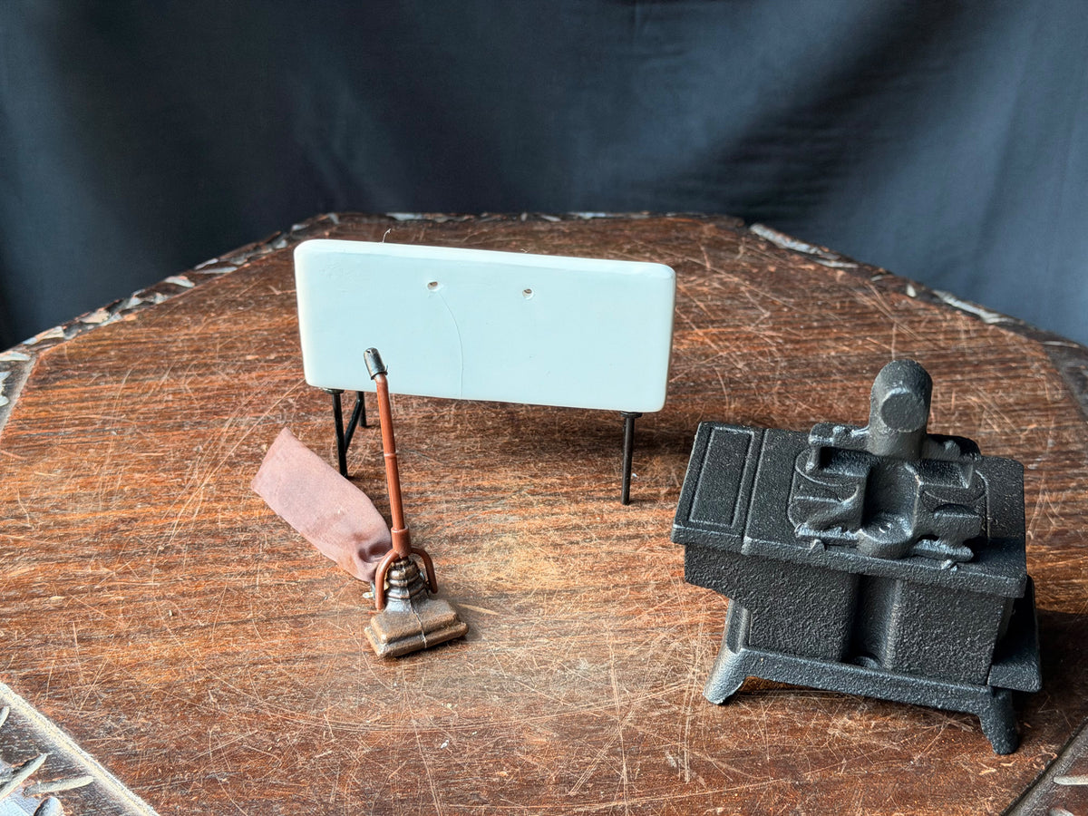 Vintage JW Bonnie Glo Cast Iron Mini Stove Ceramic Sink Vacuum Dollhouse Set 3pc