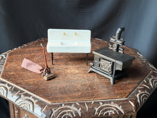 Vintage JW Bonnie Glo Cast Iron Mini Stove Ceramic Sink Vacuum Dollhouse Set 3pc