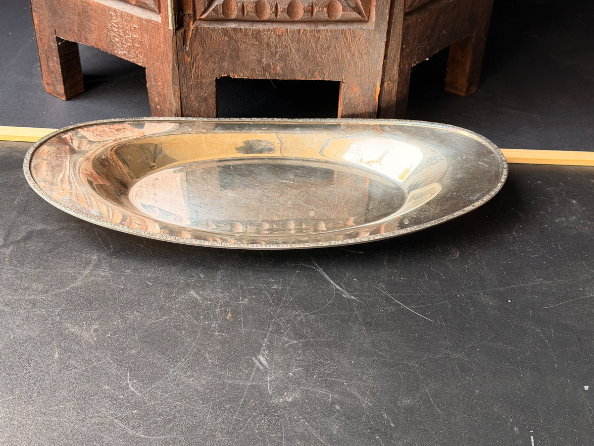 Vintage Wm A Rogers EPNS Silverplate Oval Bread Tray Serving Dish 490 10in