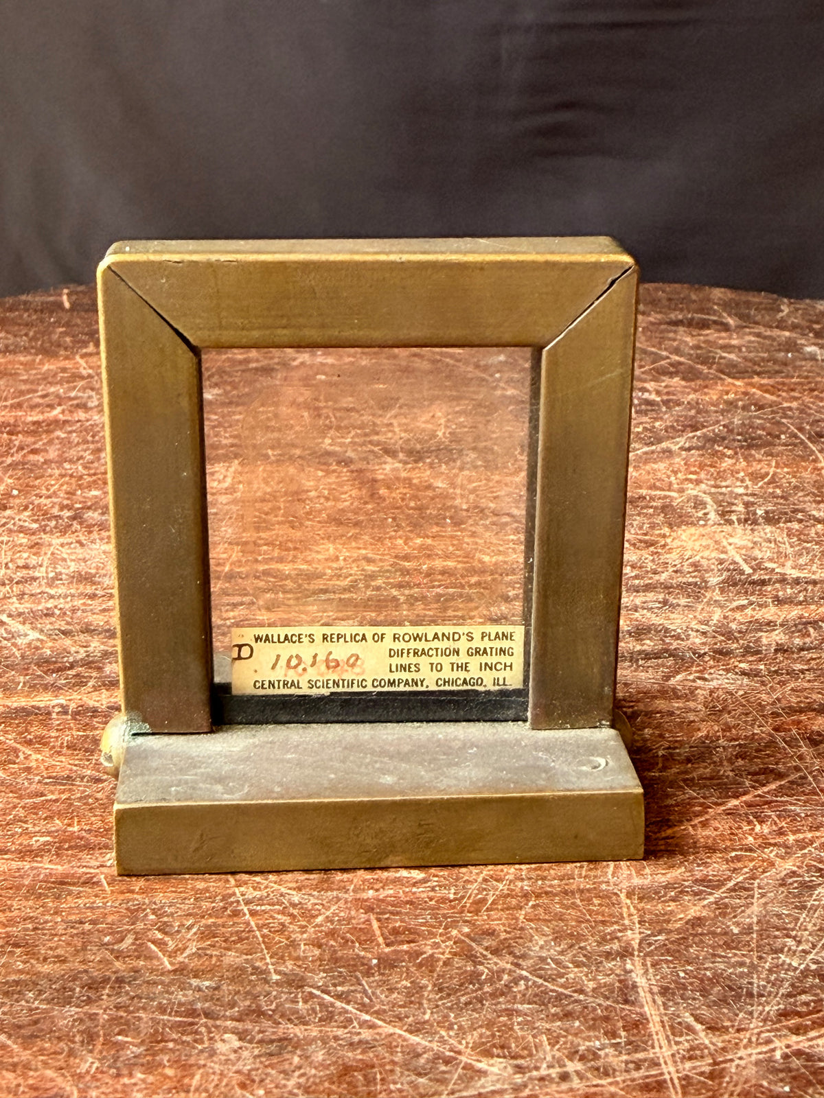 Vintage Cenco Wallace Replica Rowland Plane Diffraction Grating Brass Stand