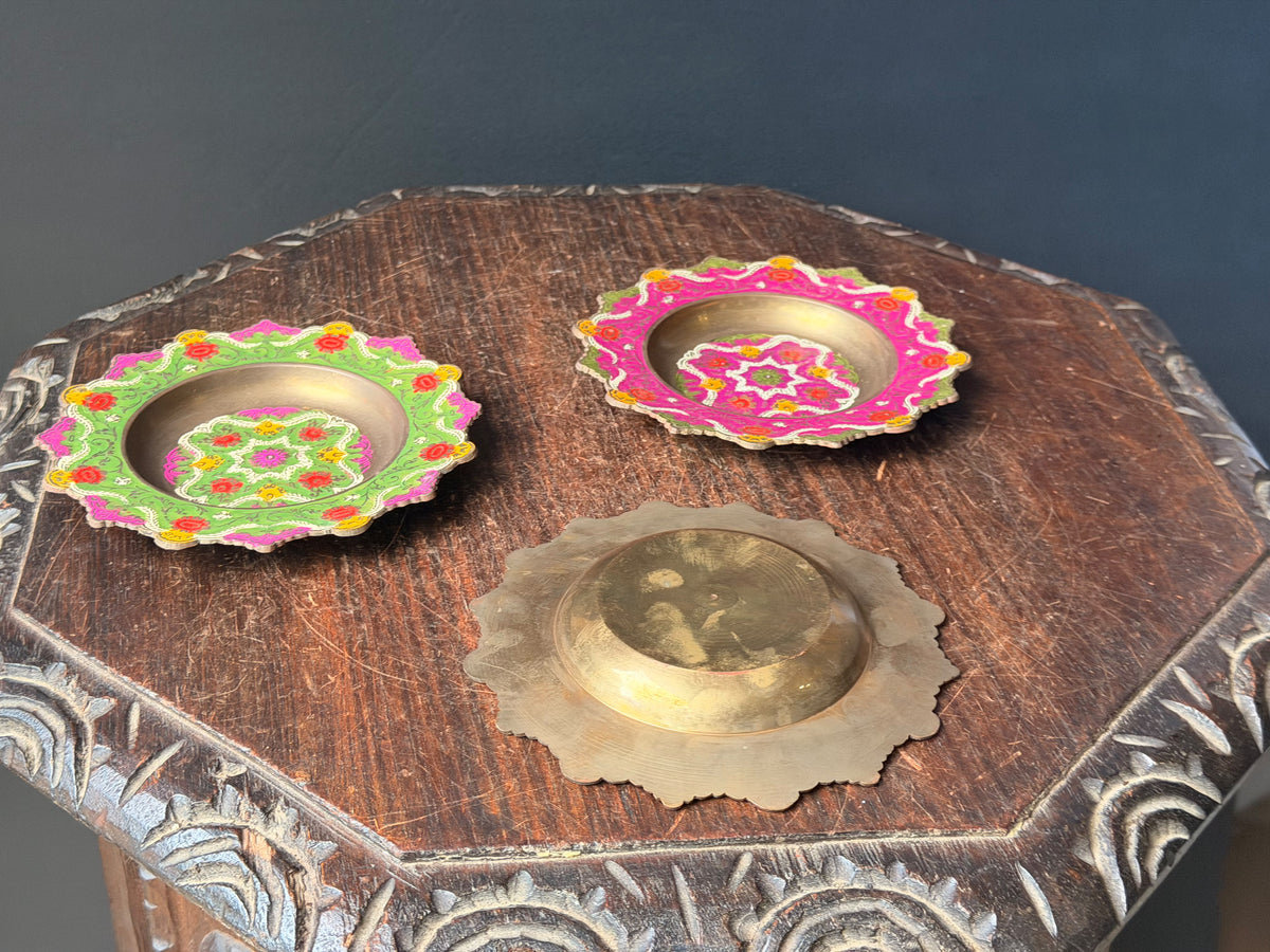 Vintage Enamel Brass Scalloped Floral Trinket Dishes Set of 3 Orange Green Pink 6"