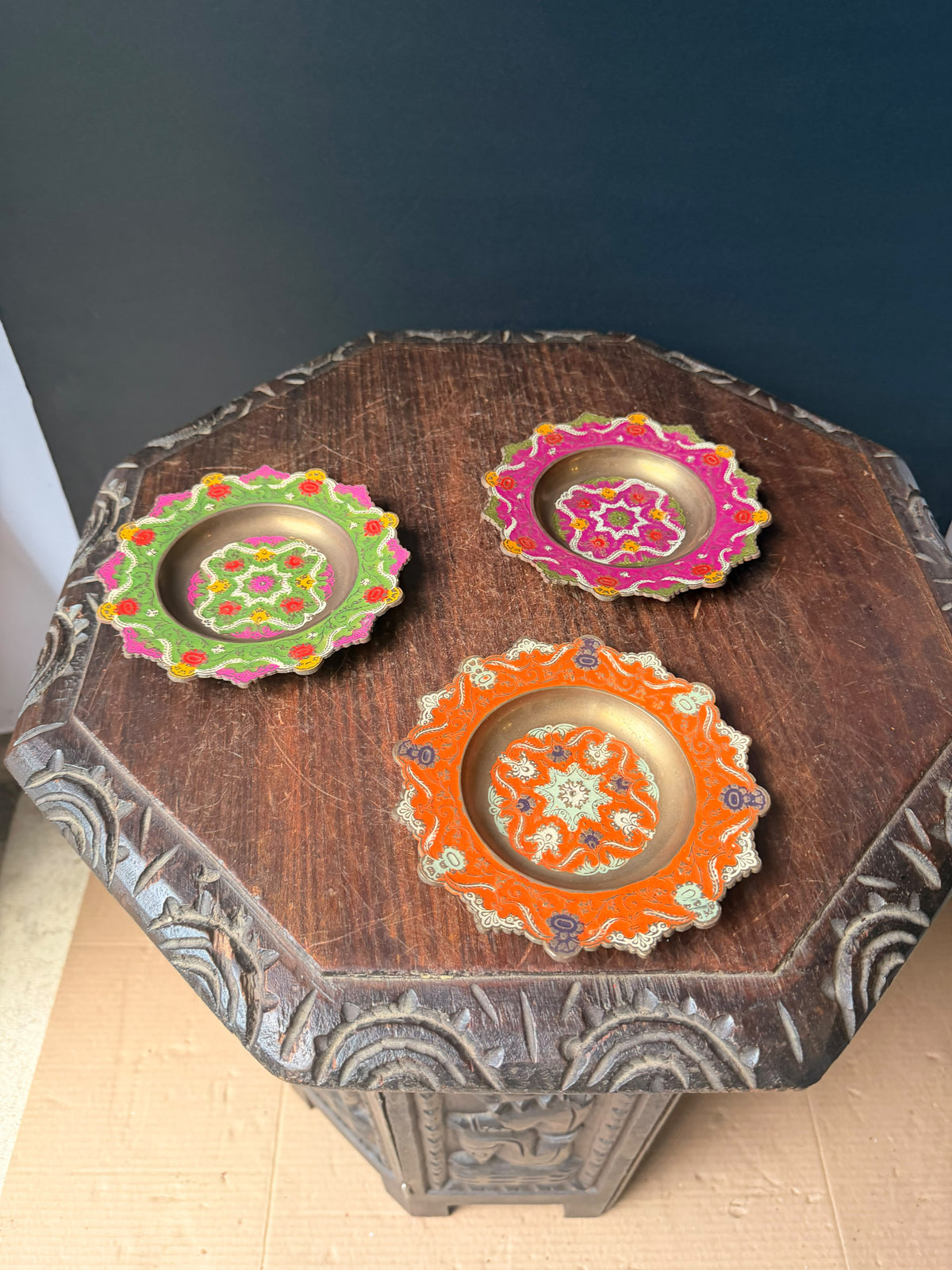 Vintage Enamel Brass Scalloped Floral Trinket Dishes Set of 3 Orange Green Pink 6"