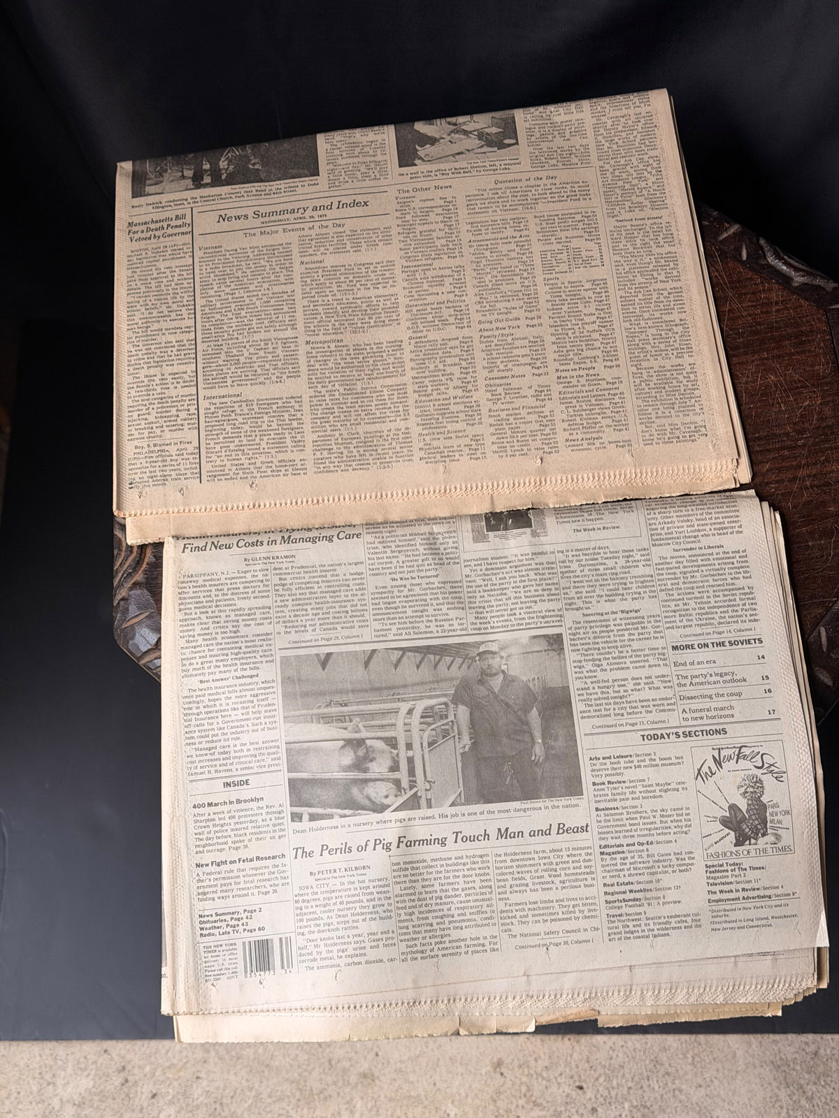 New York Times Aug 25 1991 Gorbachev Quits Party Head & 1975 Duke Ellington Lot