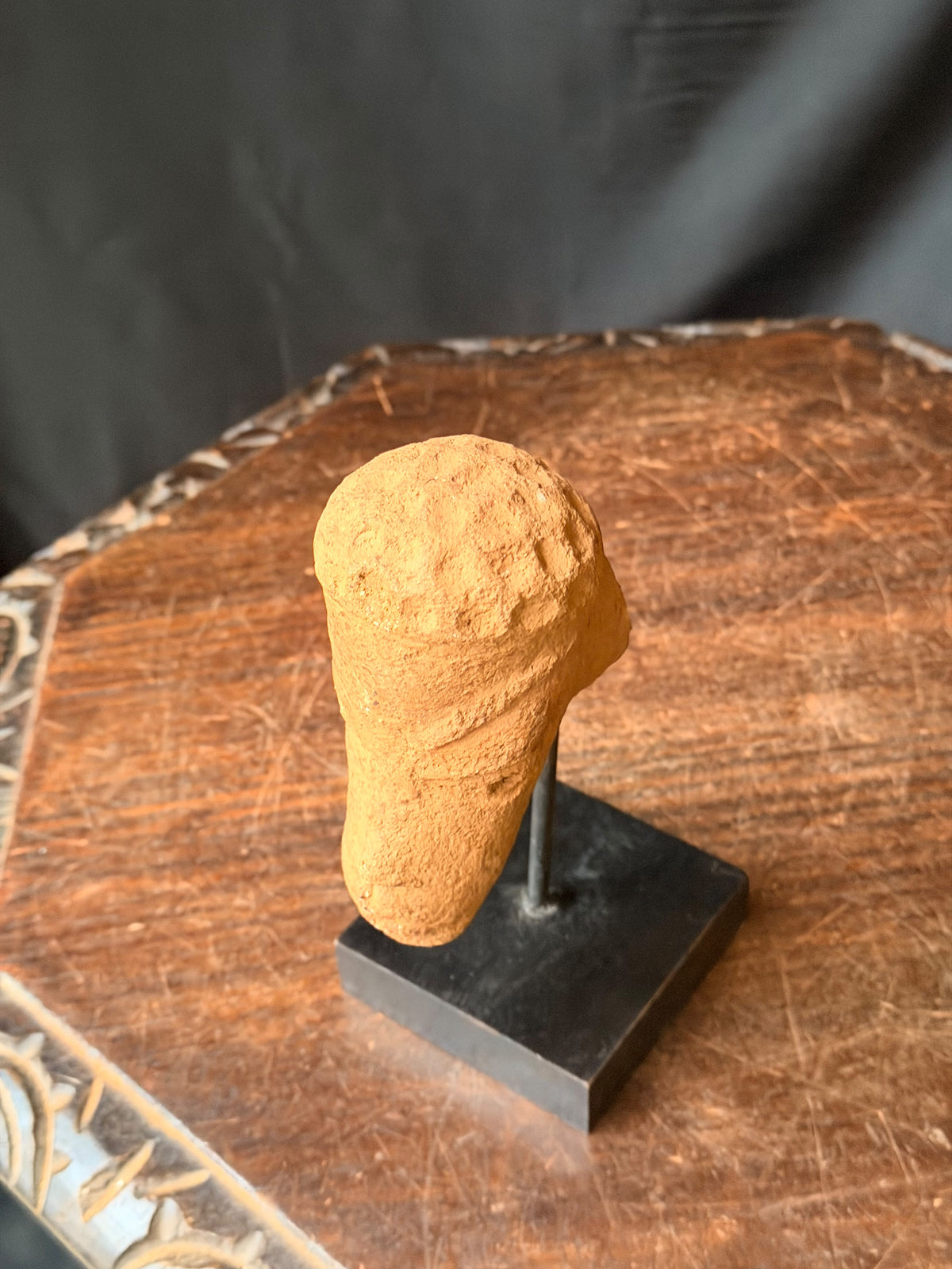 Nok Terracotta Elongated Head on Rod Stand Ex Barnes 4.5in - Age Untested
