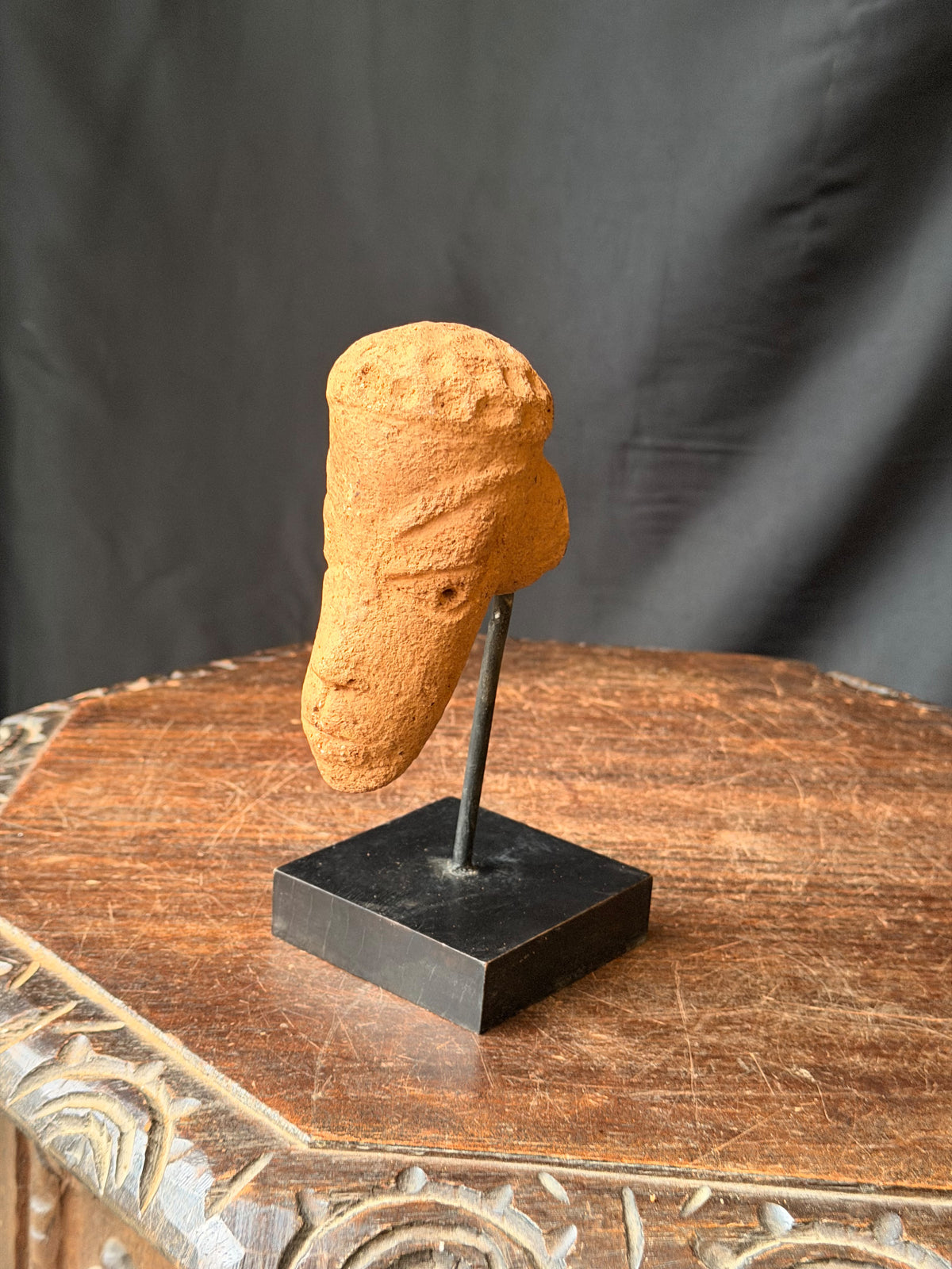Nok Terracotta Elongated Head on Rod Stand Ex Barnes 4.5in - Age Untested