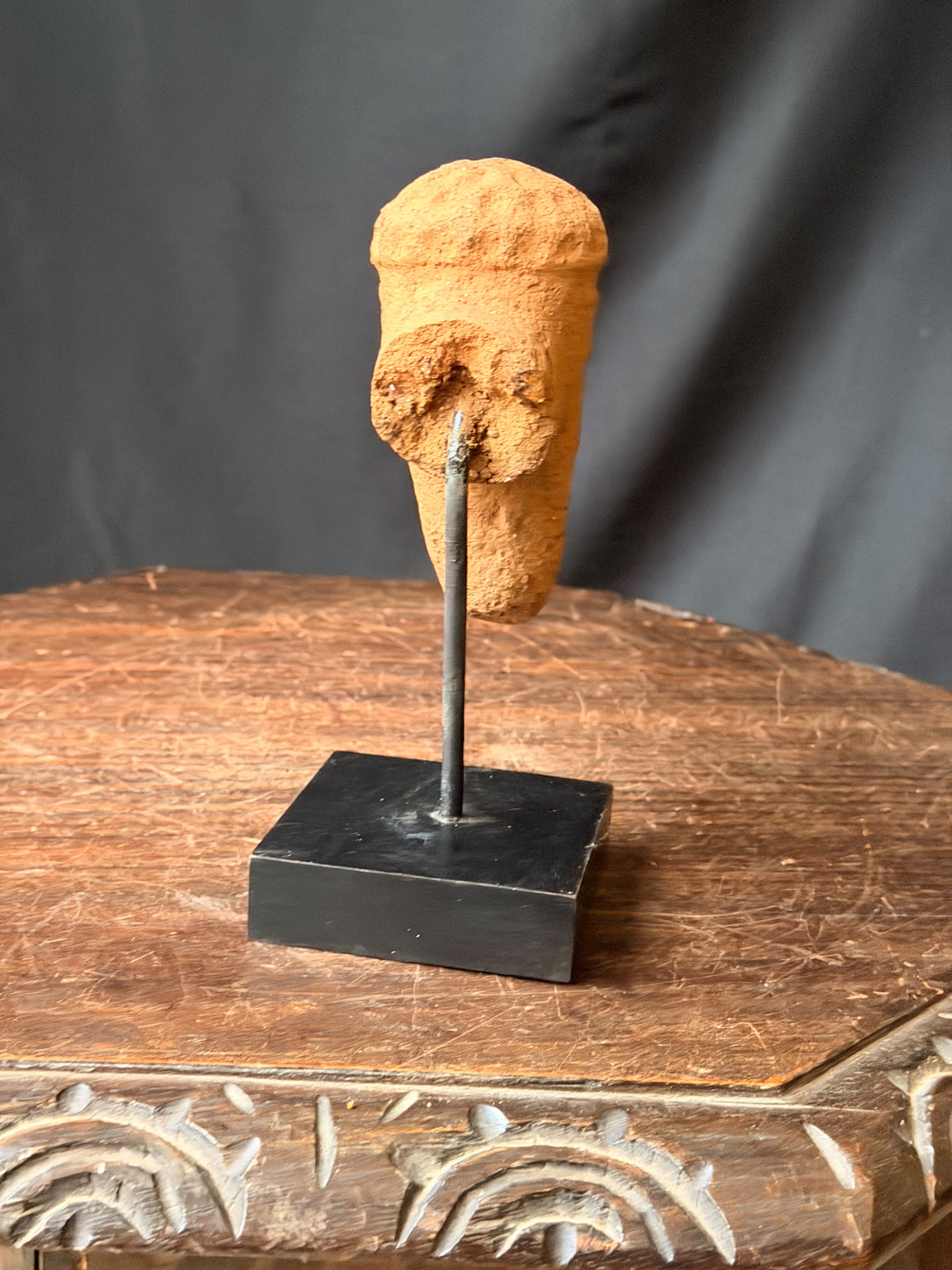 Nok Terracotta Elongated Head on Rod Stand Ex Barnes 4.5in - Age Untested