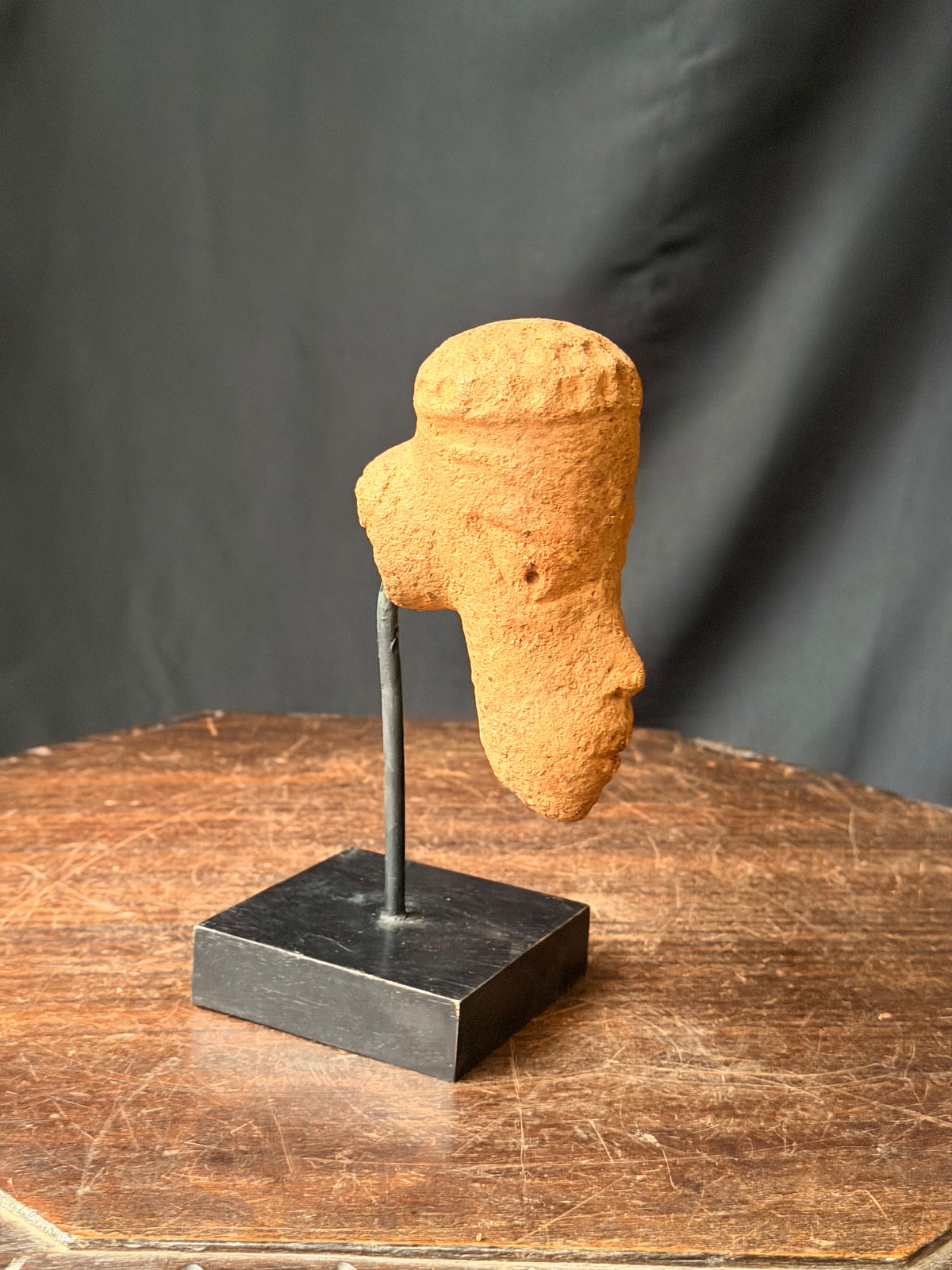 Nok Terracotta Elongated Head on Rod Stand Ex Barnes 4.5in - Age Untested