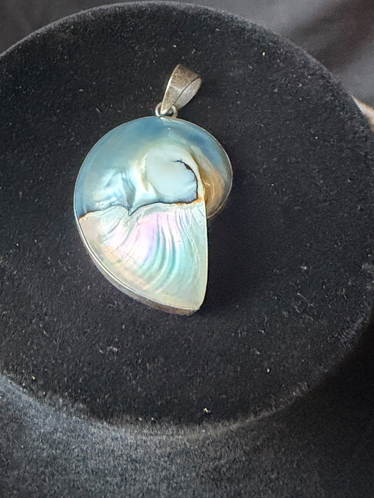 Vintage 925 Sterling Silver Pearlized Nautilus Shell Pendant 1.2"
