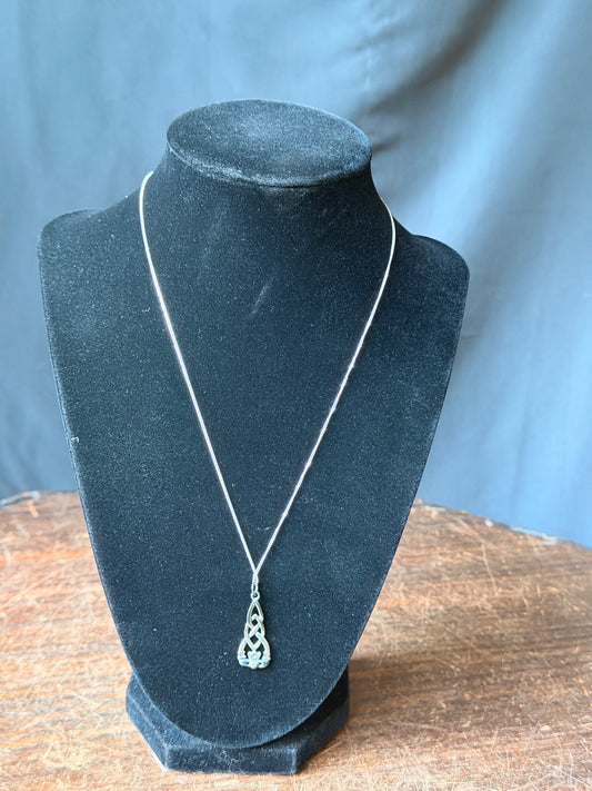 Vintage 925 Sterling Silver Claddagh Celtic Knot Teardrop Pendant Necklace 18"