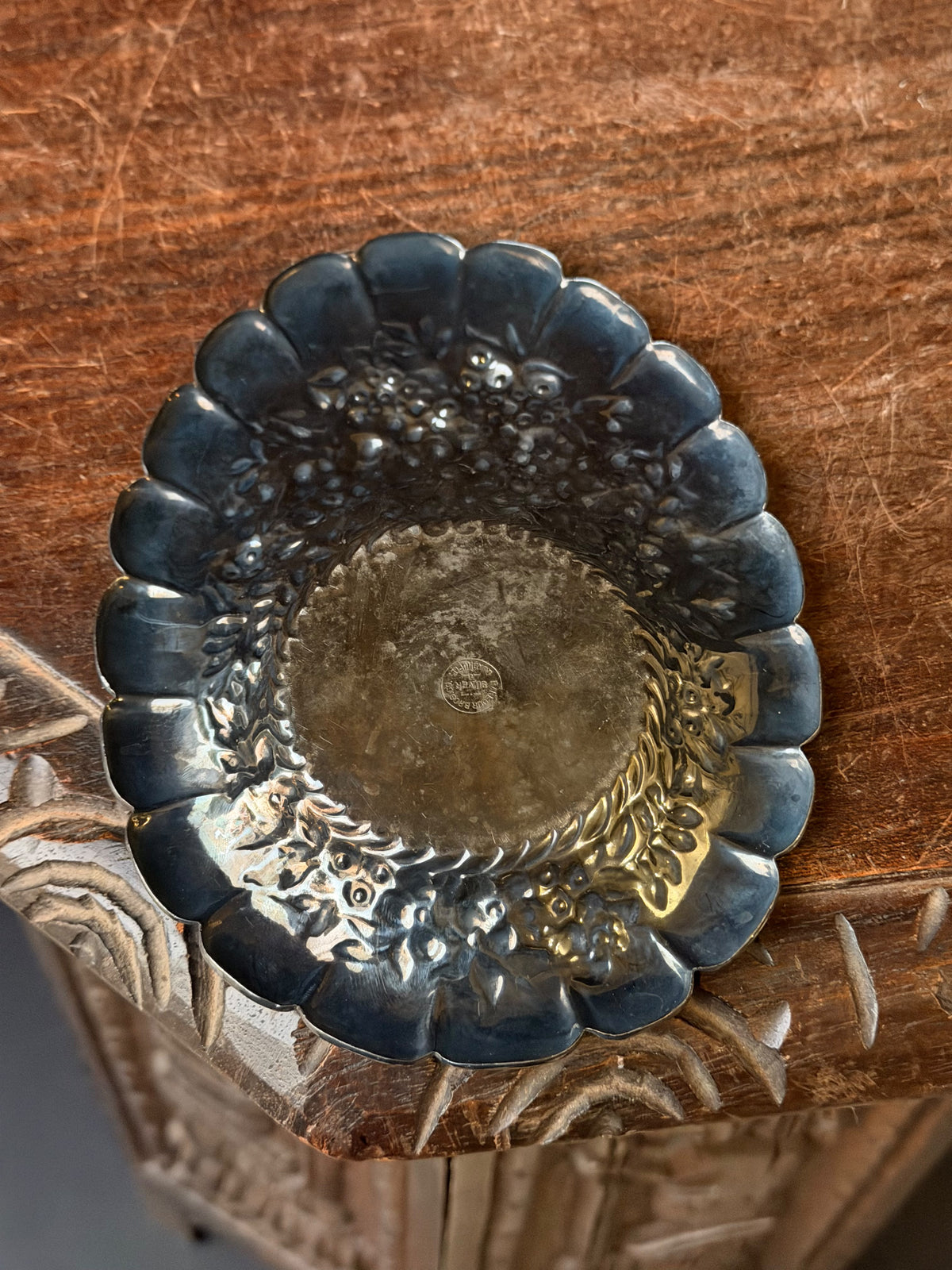 Victorian Barbour Bros Co Quadruple Silverplate Oval Dish Floral Repousse 7.3"