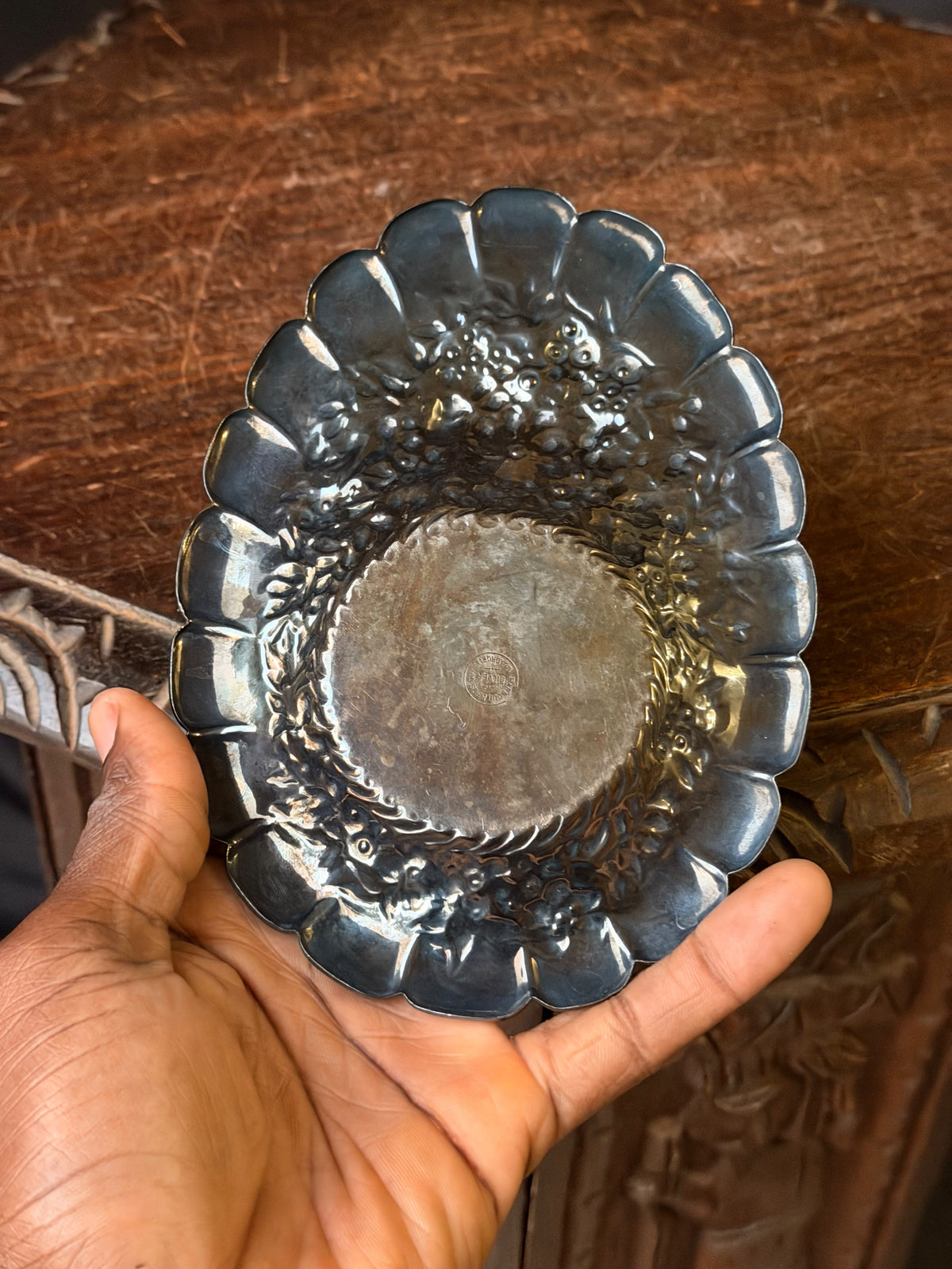 Victorian Barbour Bros Co Quadruple Silverplate Oval Dish Floral Repousse 7.3"