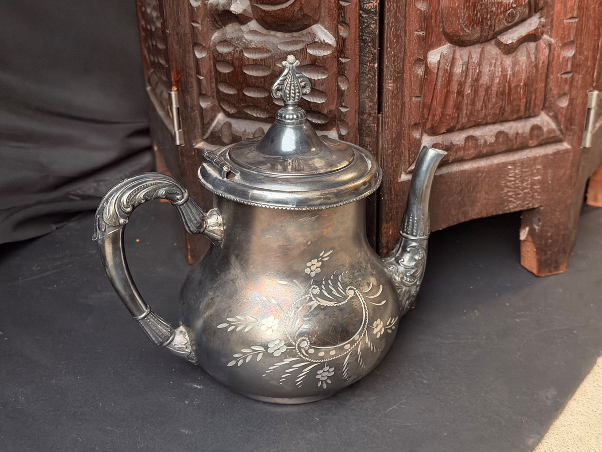 Antique Forbes Silver Co Quadruple Silverplate Teapot Engraved Floral #177 7.8"