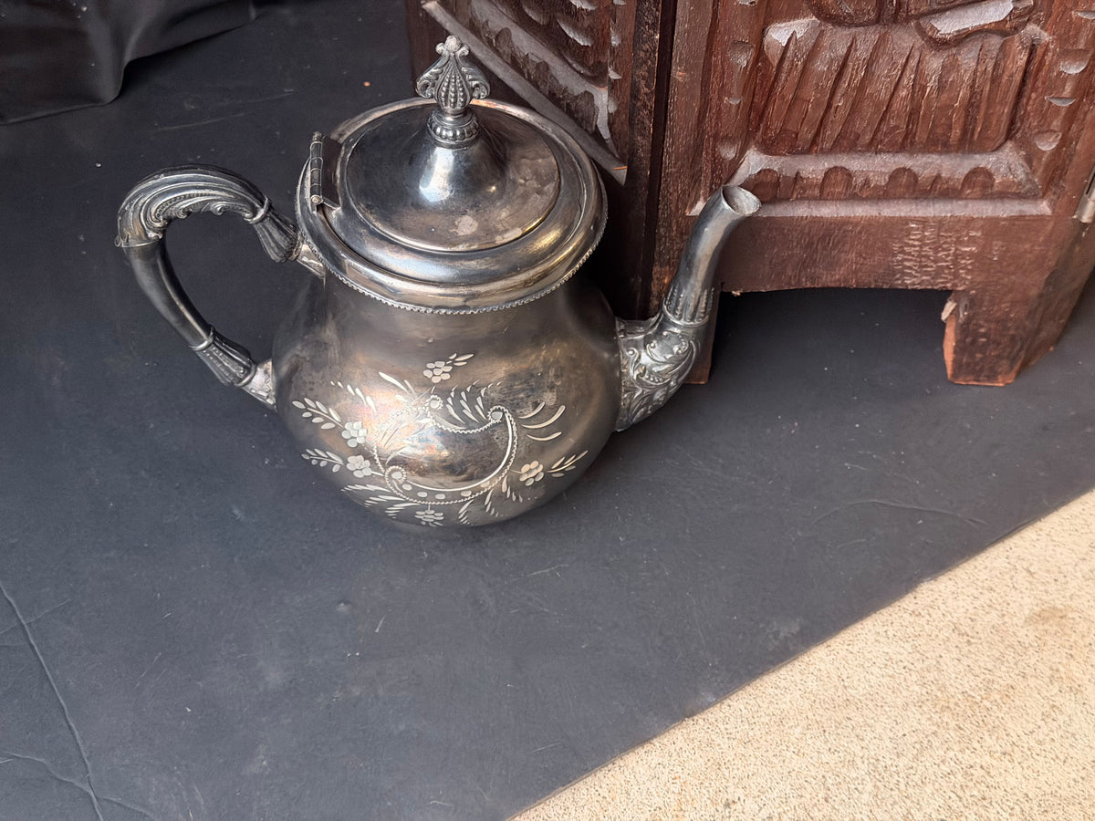 Antique Forbes Silver Co Quadruple Silverplate Teapot Engraved Floral #177 7.8"