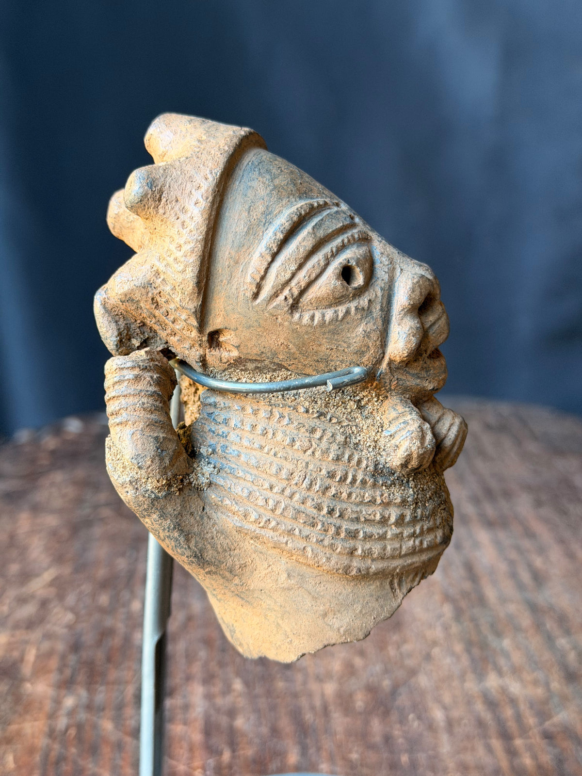 Nok Terracotta Bust Raised Arm Beaded Collar Stand Ex Barnes 4in - Age Untested