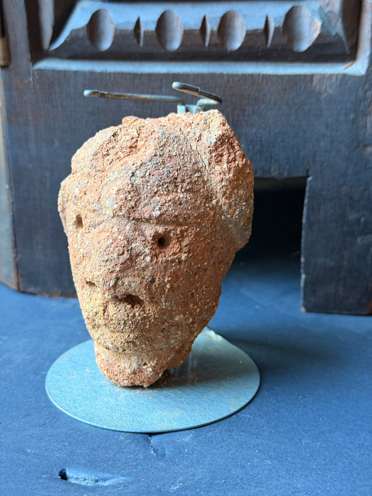 Nok Terracotta Head Incised Brow on Stand Ex Barnes 3.5in - Age Untested