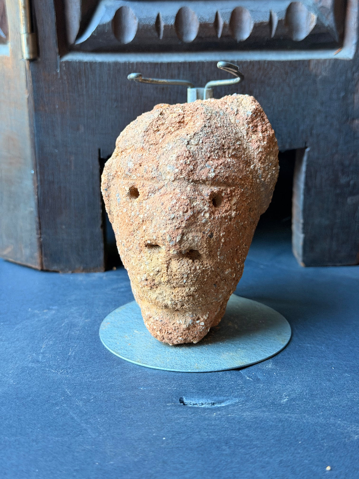Nok Terracotta Head Incised Brow on Stand Ex Barnes 3.5in - Age Untested
