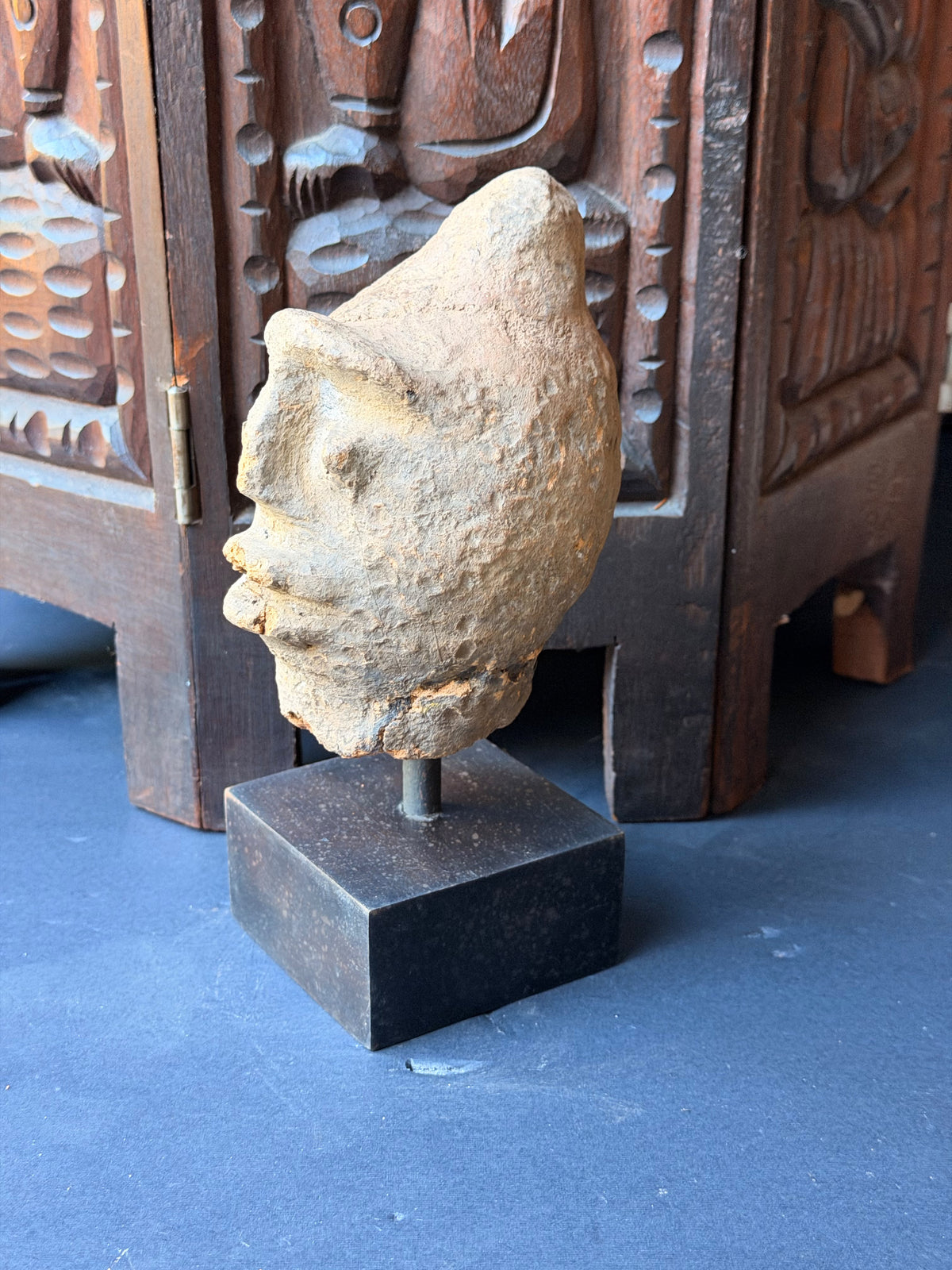 Akan Terracotta Memorial Head on Stand Ghana Ex Barnes 5.5in - Age Untested