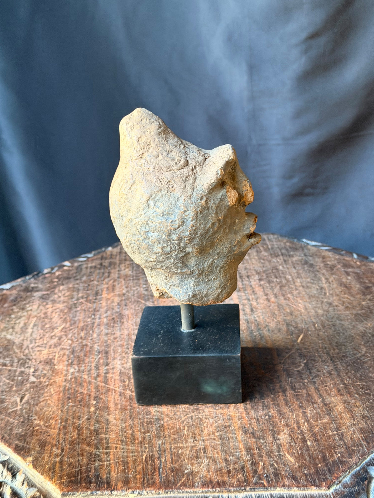 Akan Terracotta Memorial Head on Stand Ghana Ex Barnes 5.5in - Age Untested