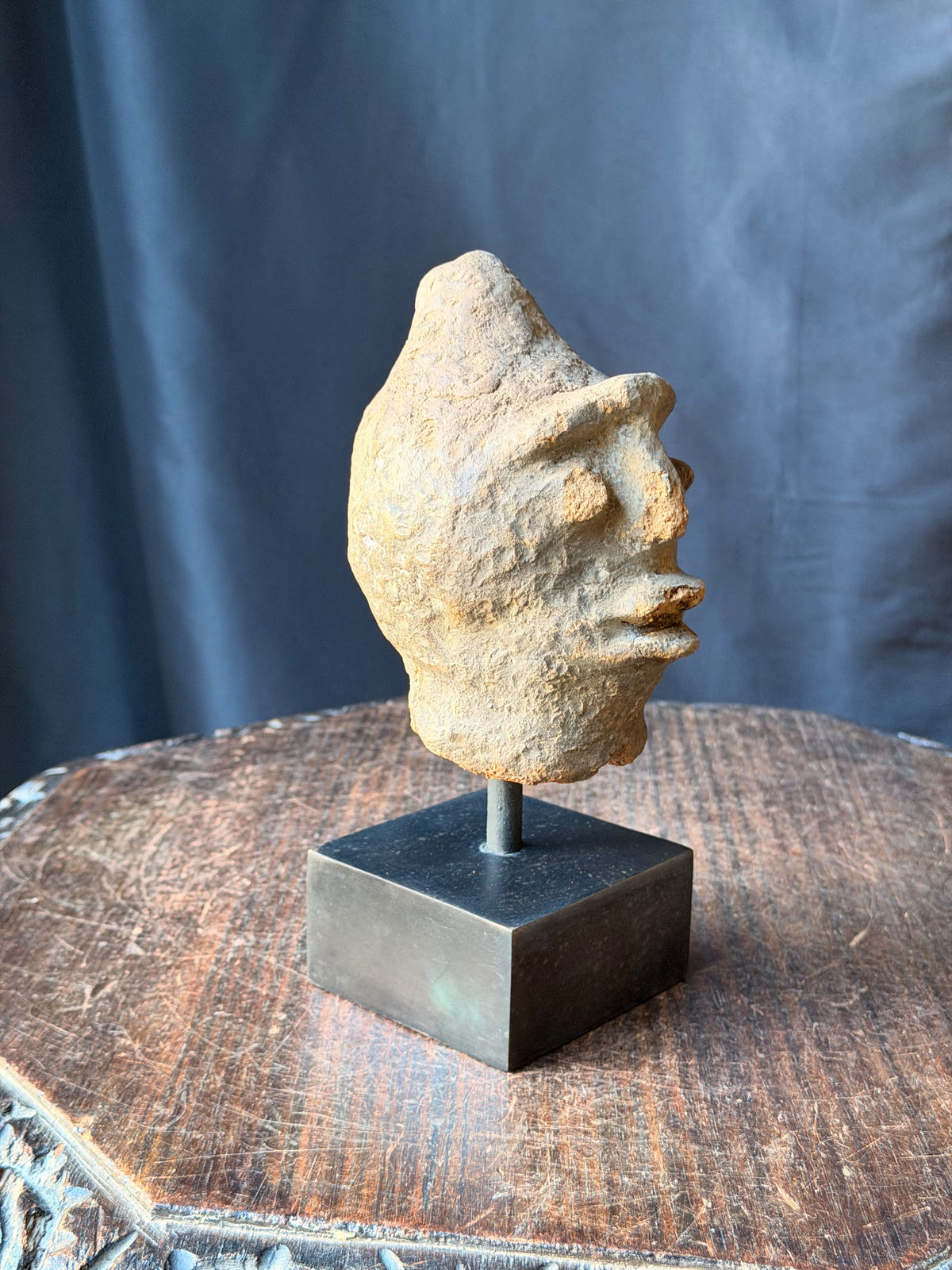 Akan Terracotta Memorial Head on Stand Ghana Ex Barnes 5.5in - Age Untested