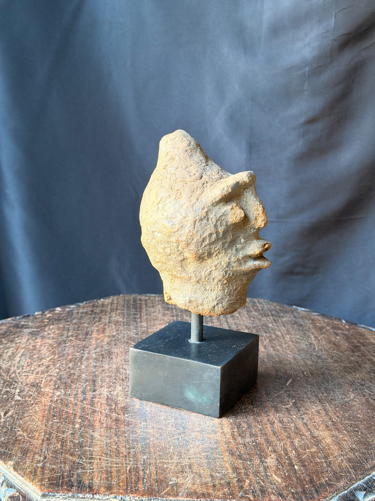 Akan Terracotta Memorial Head on Stand Ghana Ex Barnes 5.5in - Age Untested