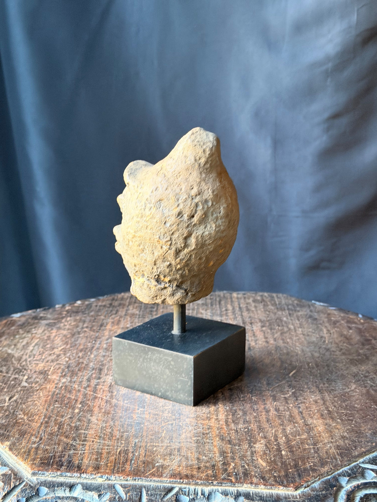 Akan Terracotta Memorial Head on Stand Ghana Ex Barnes 5.5in - Age Untested