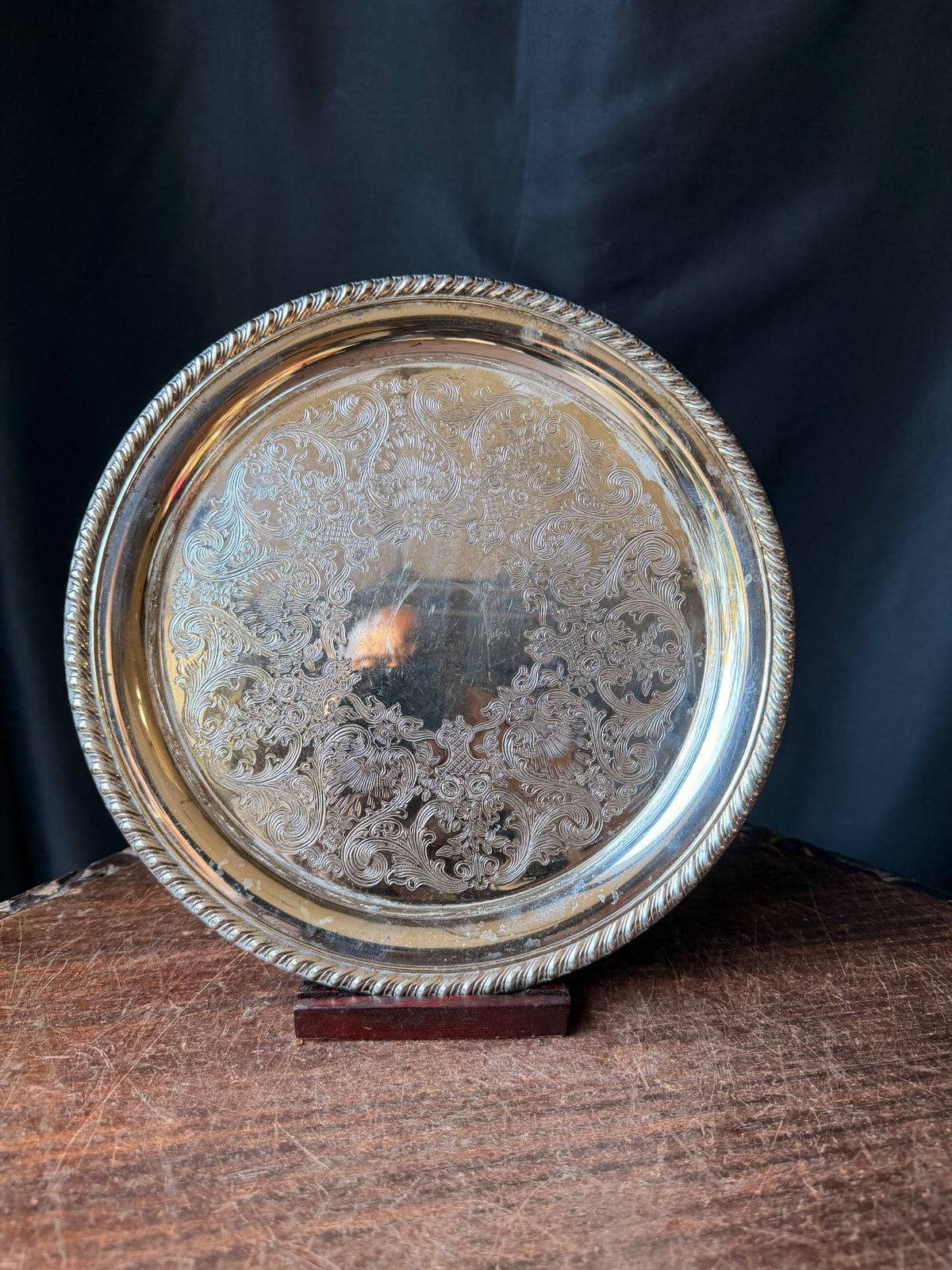 Vintage International Silver Co Silverplate Chased Round Tray Gadroon Rim 10.4"