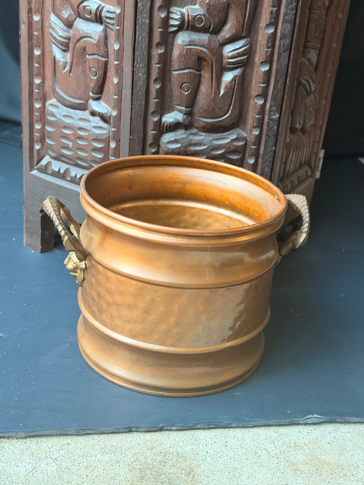 Vintage Hammered Copper Planter Cachepot Brass Satyr Mask Ram Horn Handles 10"