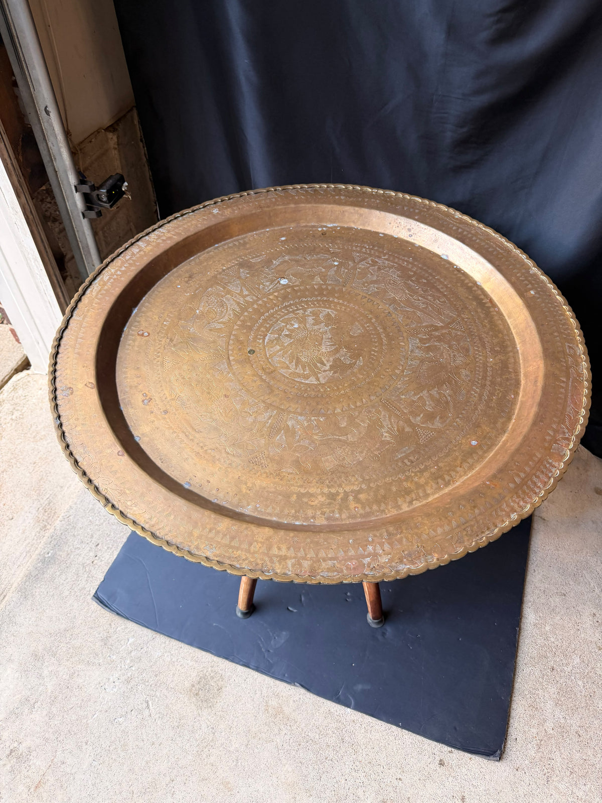 Mid Century Asian Engraved Brass Tray Table Folding Spider Leg Base Birds 30 in