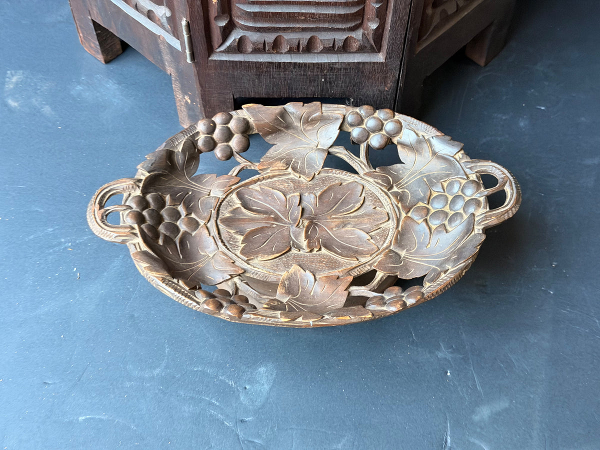 Vintage Carved Wood Musical Fruit Bowl Grape Vine Leaf Music Box As Is 12 in
