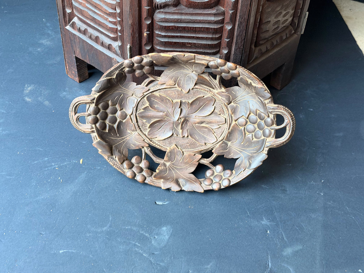 Vintage Carved Wood Musical Fruit Bowl Grape Vine Leaf Music Box As Is 12 in