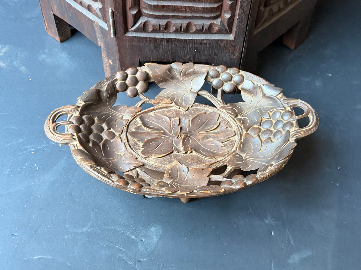Vintage Carved Wood Musical Fruit Bowl Grape Vine Leaf Music Box As Is 12 in
