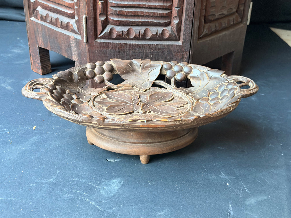 Vintage Carved Wood Musical Fruit Bowl Grape Vine Leaf Music Box As Is 12 in