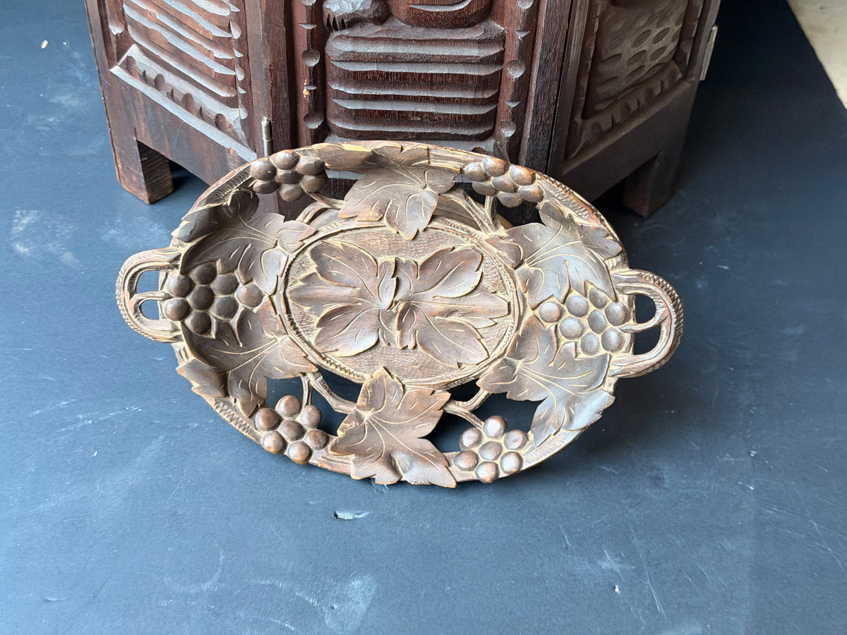 Vintage Carved Wood Musical Fruit Bowl Grape Vine Leaf Music Box As Is 12 in