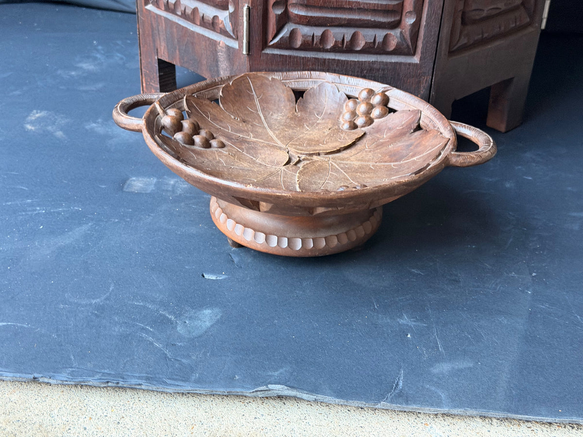 Vintage Hand Carved Wood Musical Fruit Bowl Grape Leaves Music Box Works 11 in