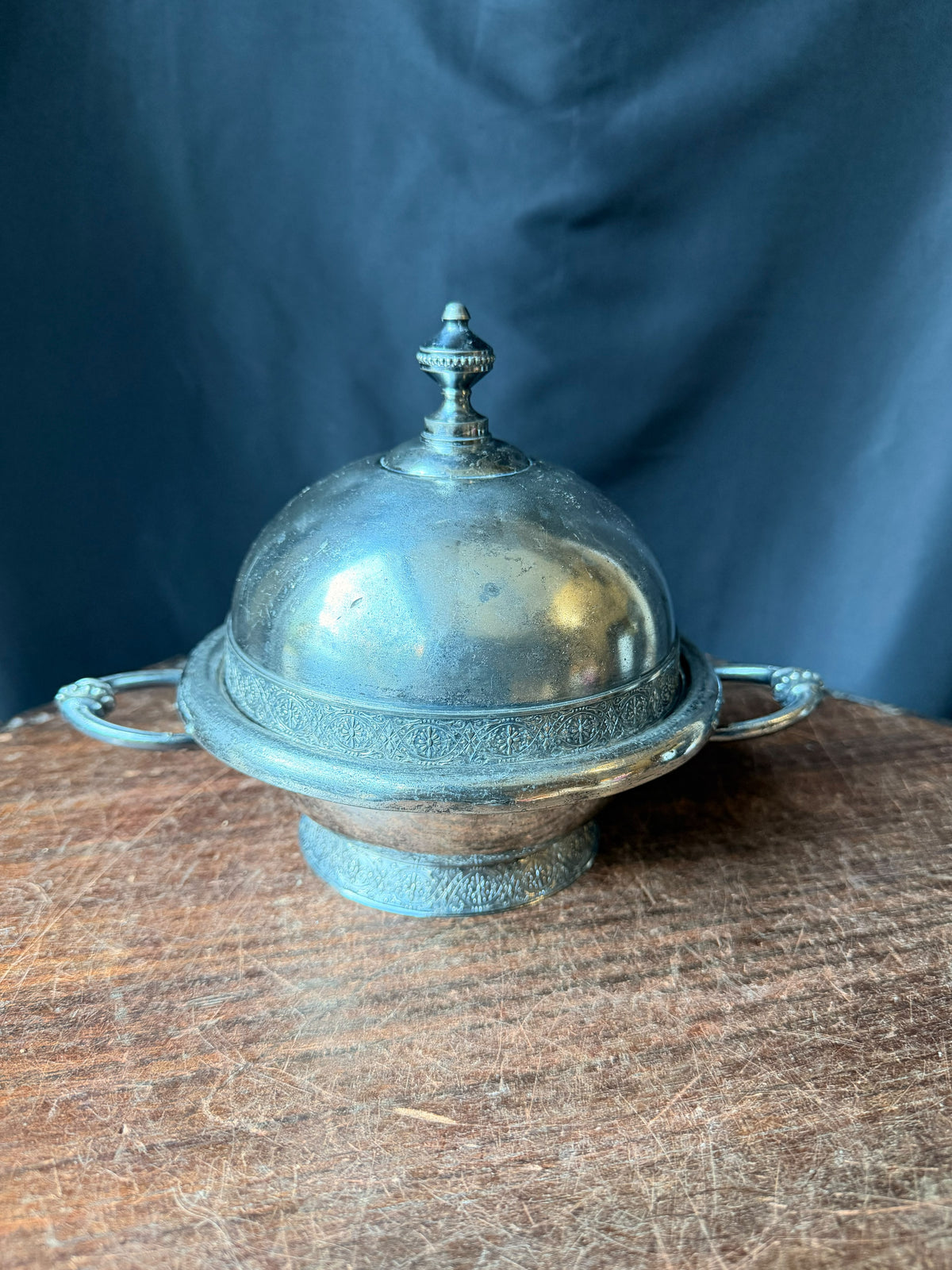 Victorian Meriden Silverplate Domed Butter Dish Knife Rest Pattern 2314 9 Inch