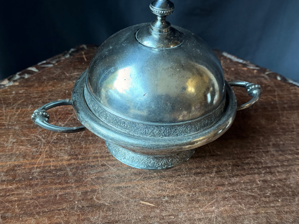 Victorian Meriden Silverplate Domed Butter Dish Knife Rest Pattern 2314 9 Inch