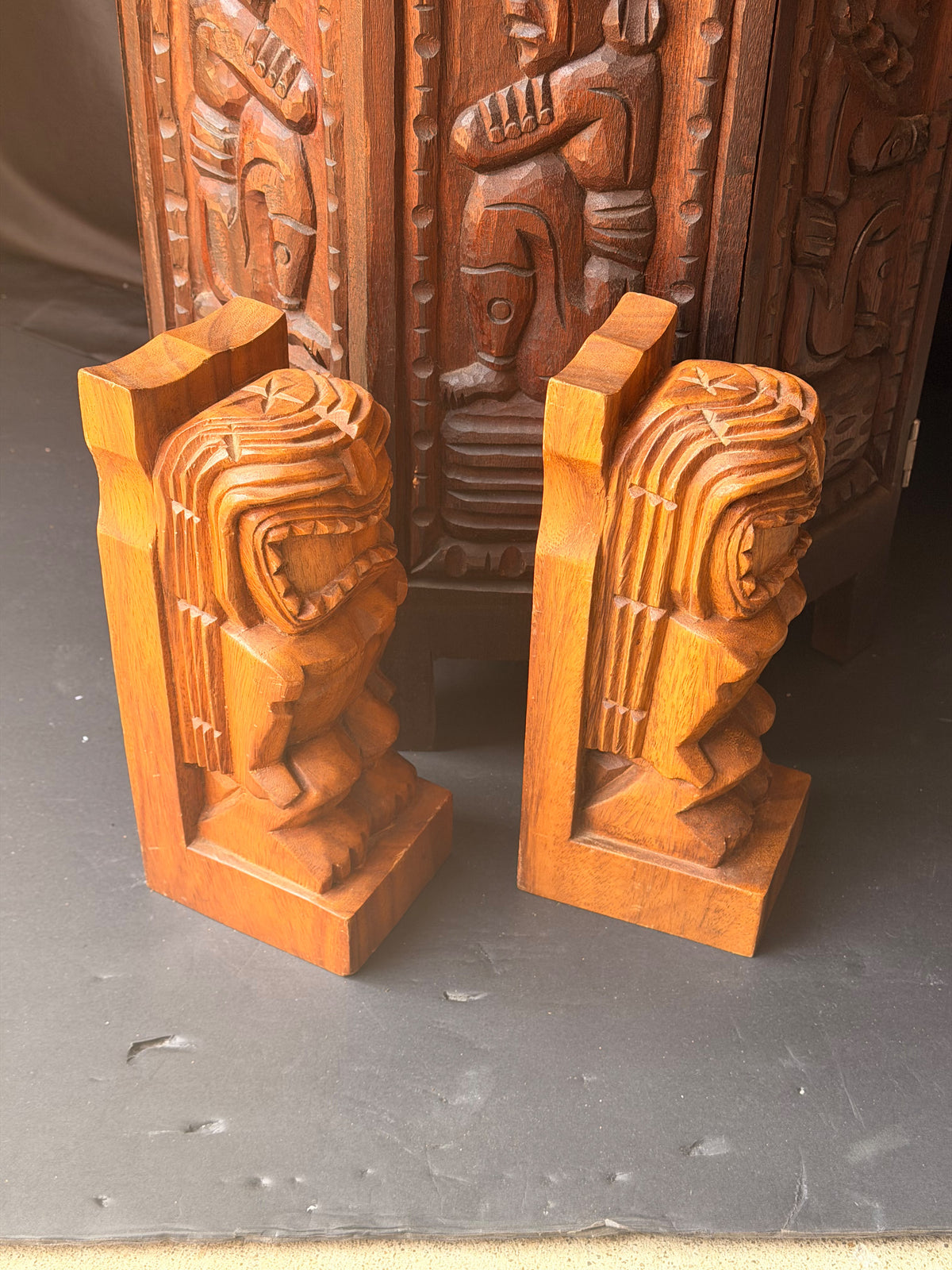Vintage Mike's Monkeypod Hawaiian Carved Wood Tiki Bookends Pair Honolulu 10 in
