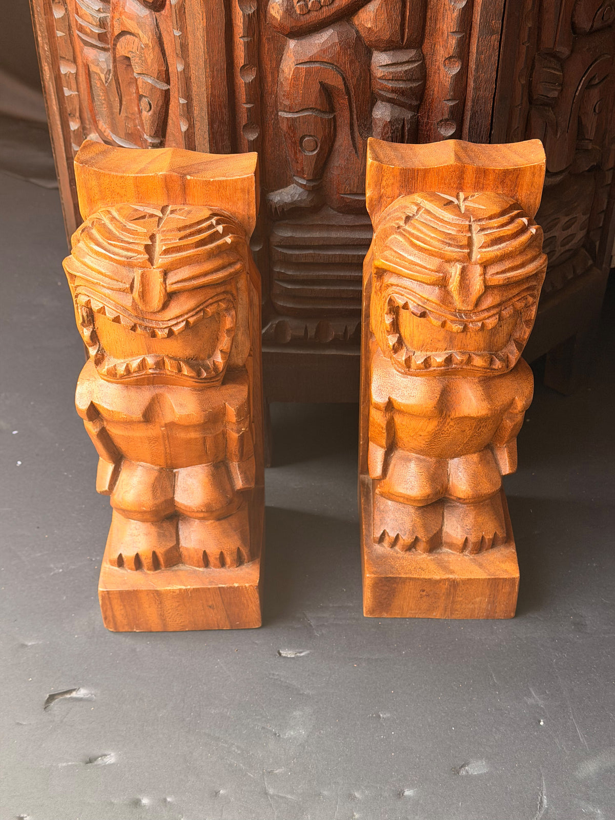 Vintage Mike's Monkeypod Hawaiian Carved Wood Tiki Bookends Pair Honolulu 10 in