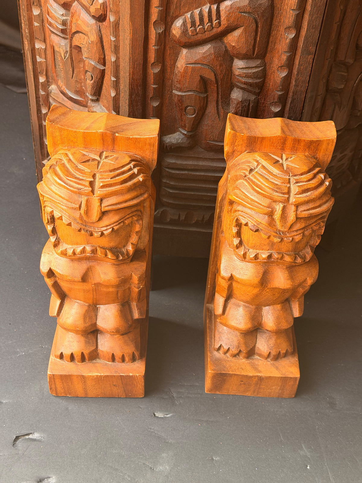 Vintage Mike's Monkeypod Hawaiian Carved Wood Tiki Bookends Pair Honolulu 10 in